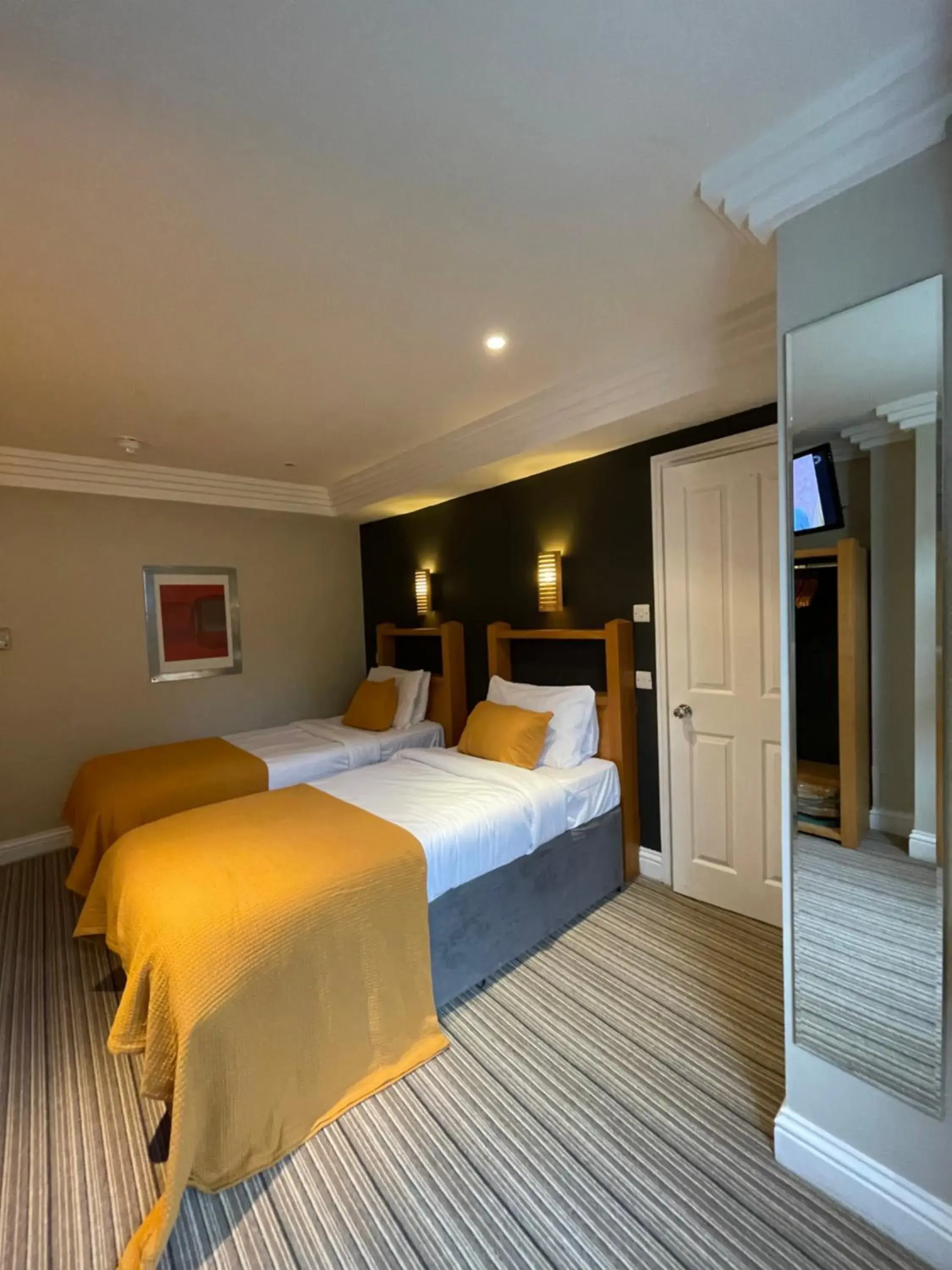 Bedroom, Bed in Shandon Hotel Bedroom, Bed in Shandon Hotel