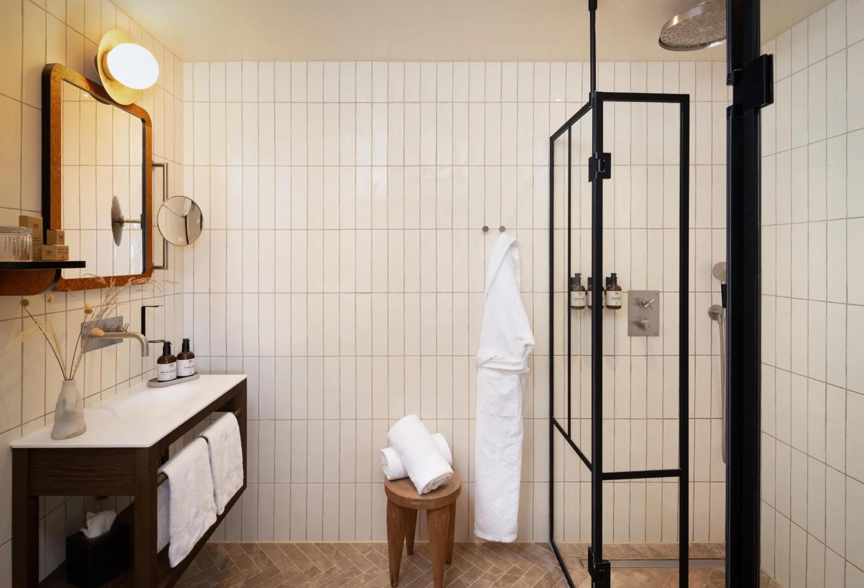 Bathroom in NH Copenhagen Grand Joanne