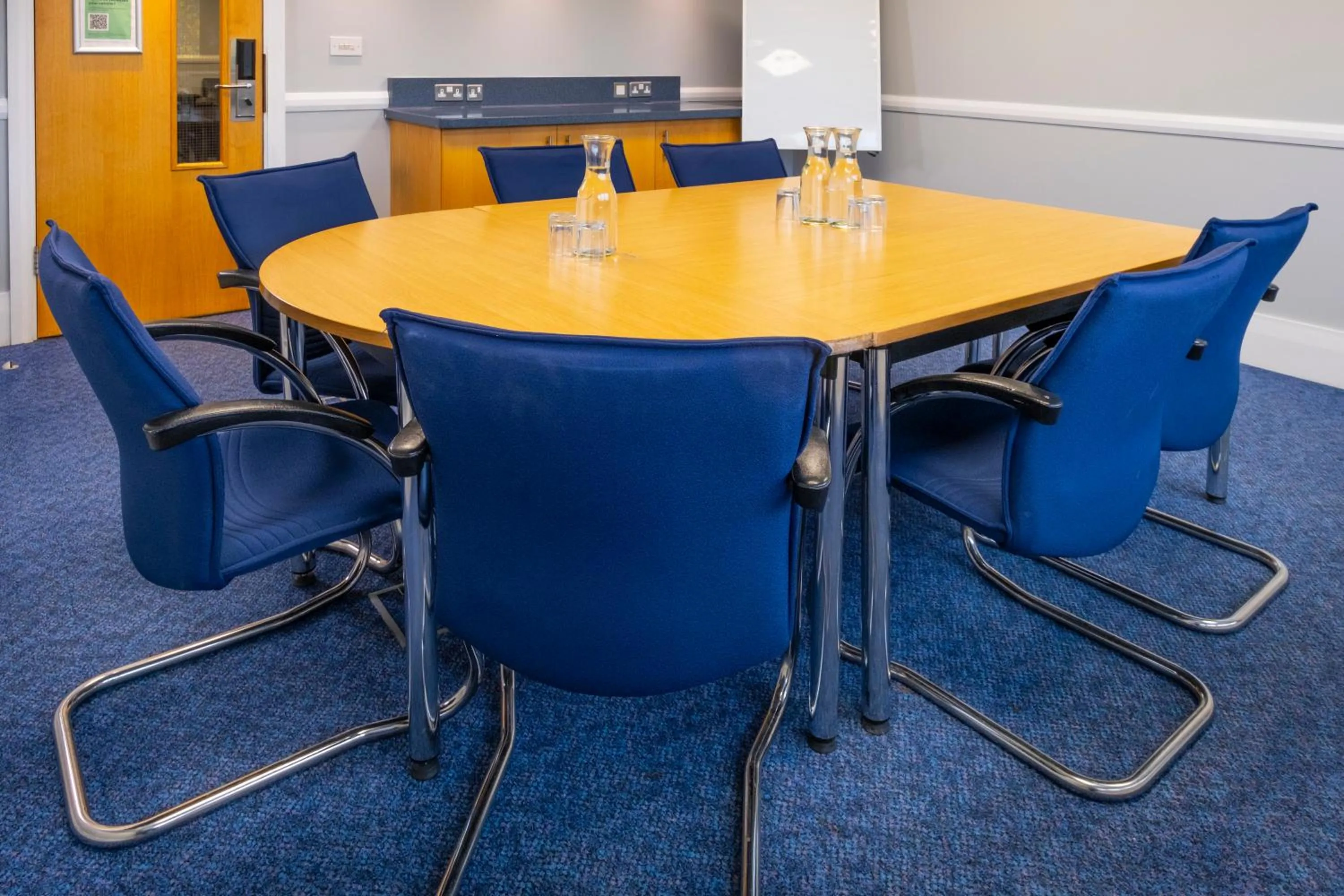 Meeting/conference room in Holiday Inn Express Northampton - South by IHG