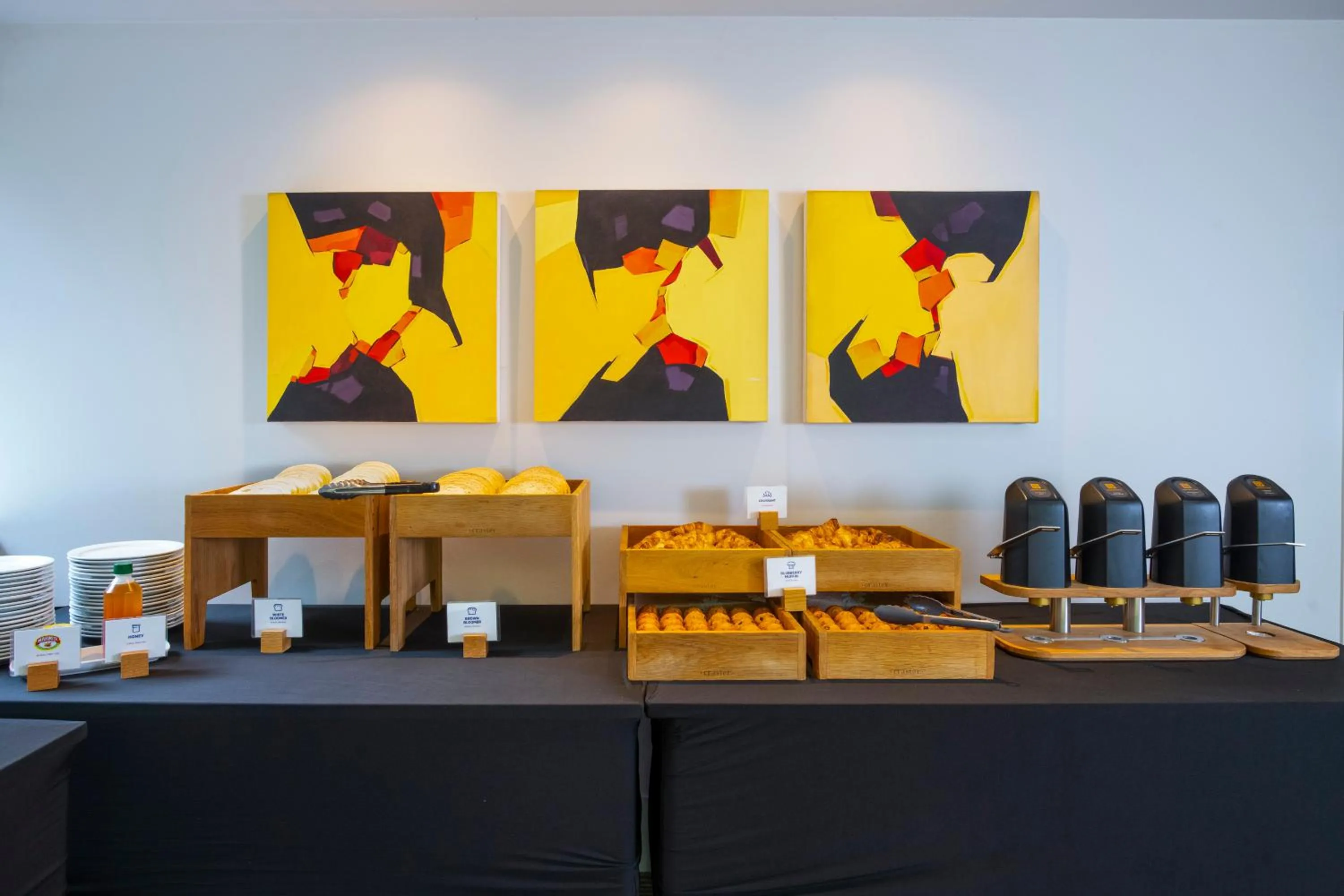 Meeting/conference room in Holiday Inn Express Northampton - South by IHG