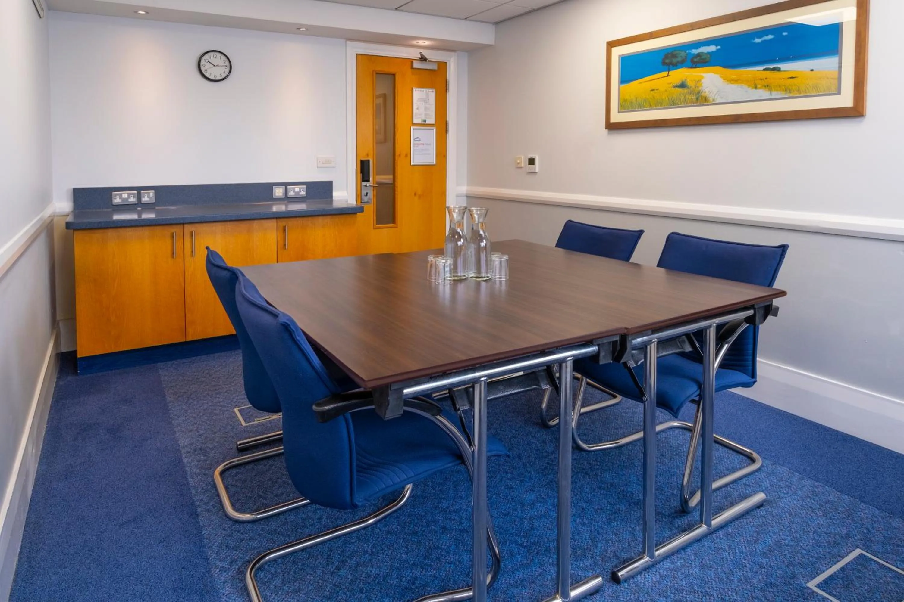 Meeting/conference room in Holiday Inn Express Northampton - South by IHG