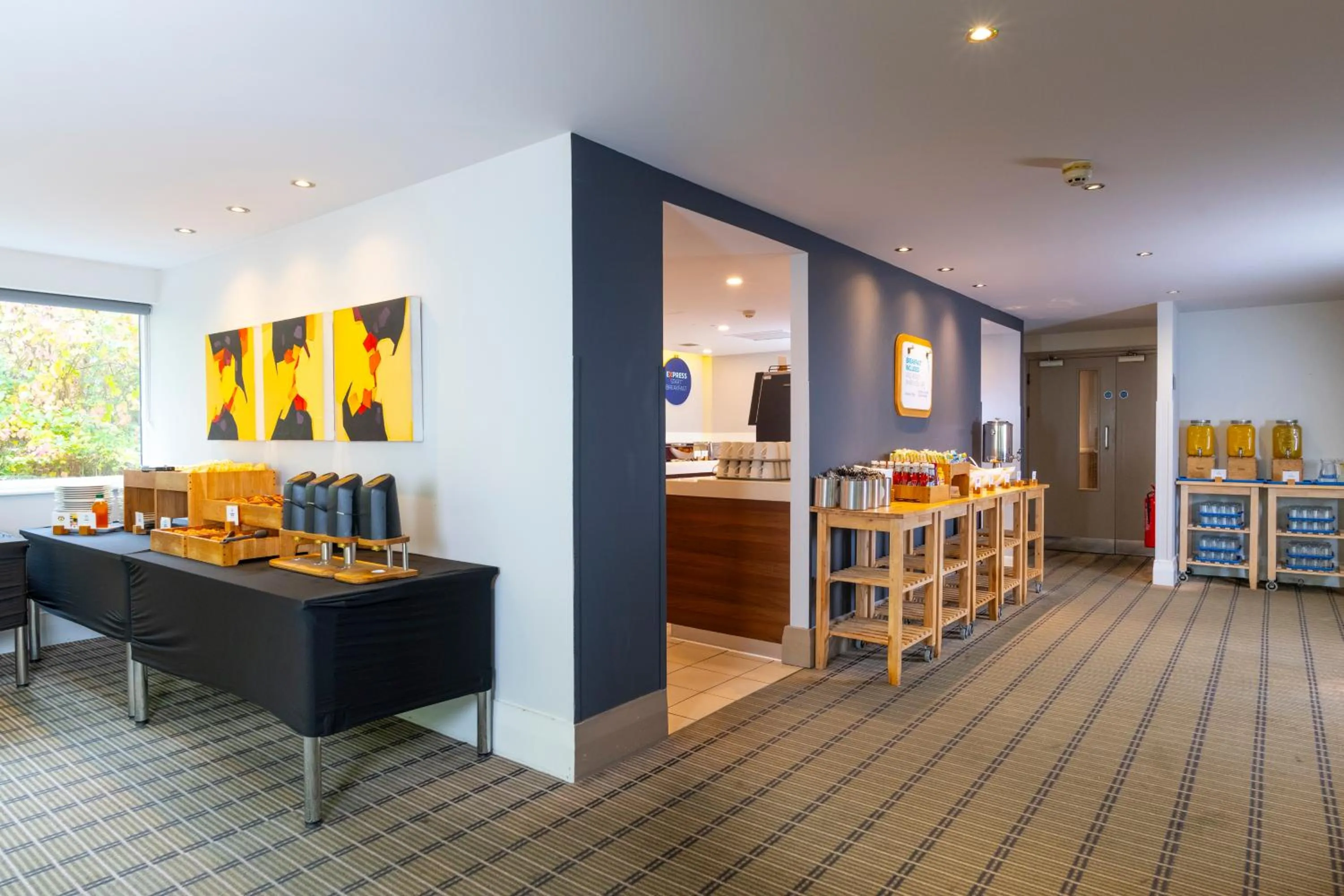 Breakfast in Holiday Inn Express Northampton - South by IHG