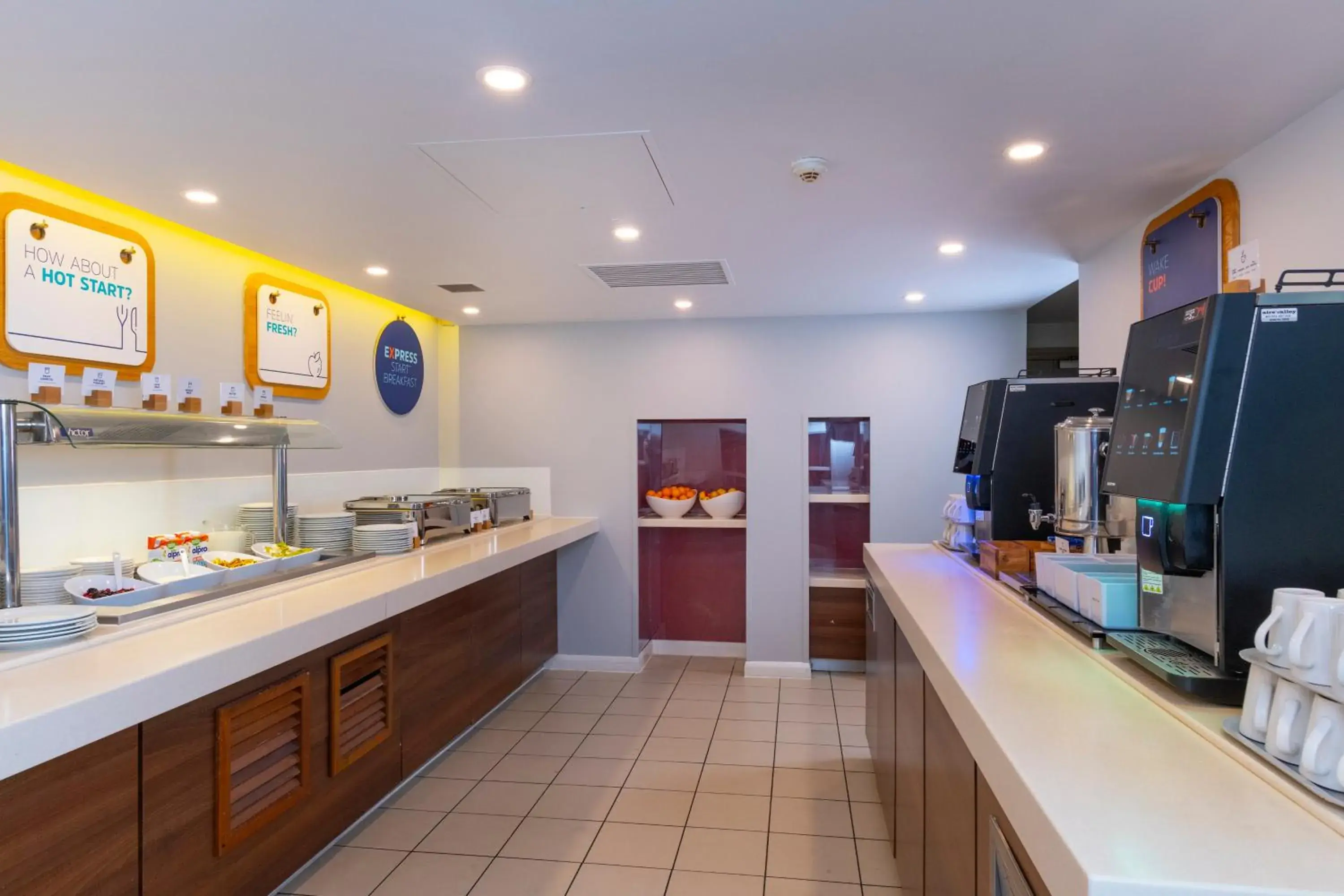 Breakfast in Holiday Inn Express Northampton - South by IHG Breakfast in Holiday Inn Express Northampton - South by IHG