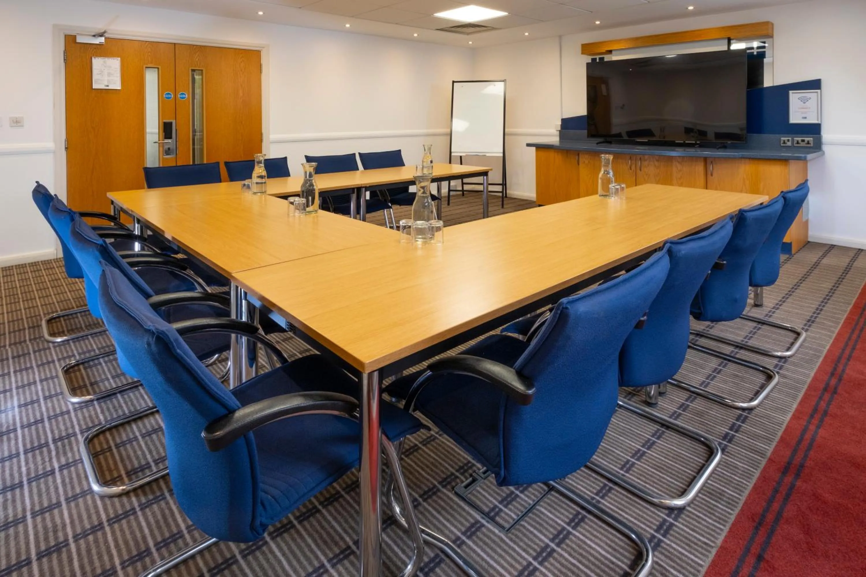 Meeting/conference room in Holiday Inn Express Droitwich Spa by IHG