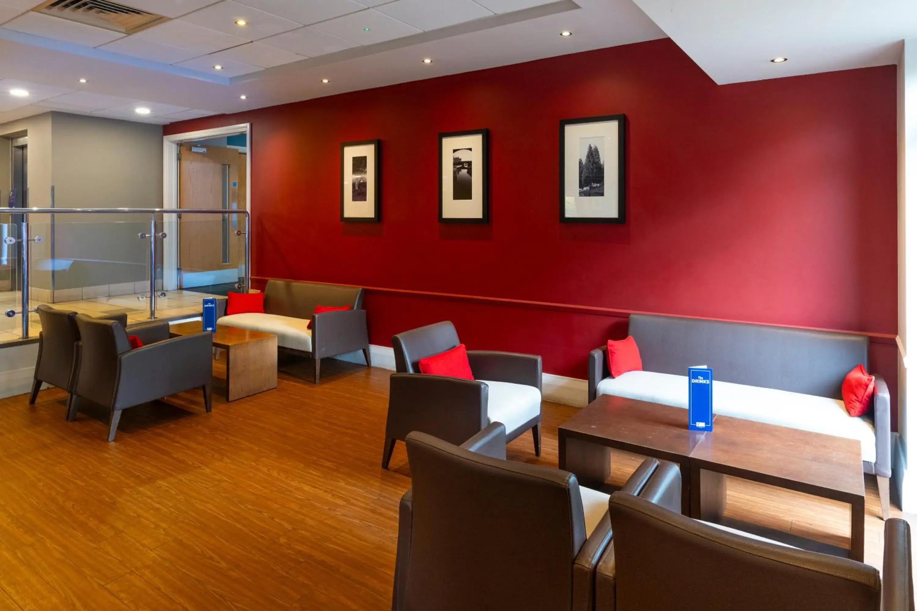 Lounge or bar in Holiday Inn Express Droitwich Spa by IHG Lounge or bar in Holiday Inn Express Droitwich Spa by IHG