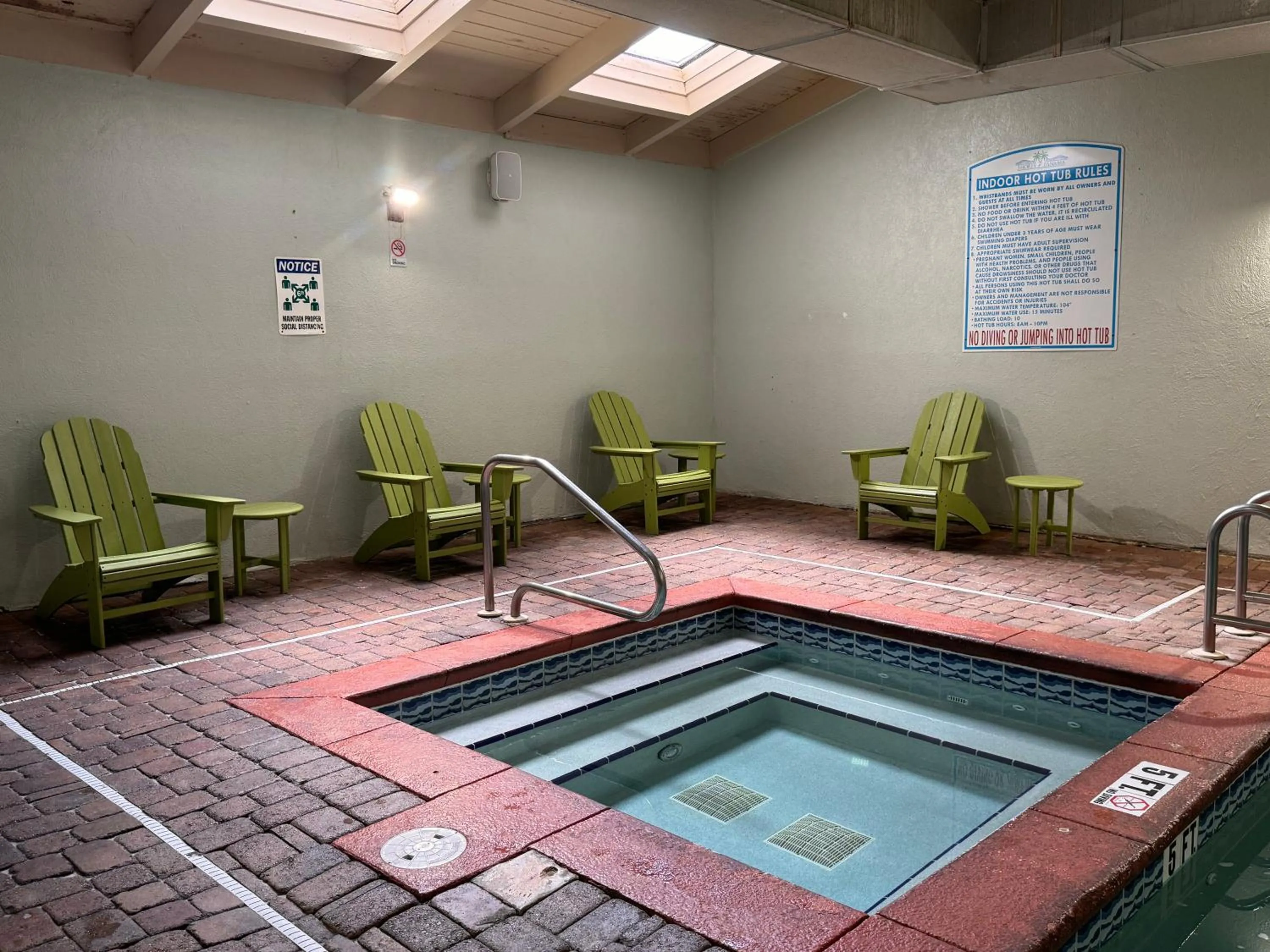 Hot Tub in Shores of Panama Resort