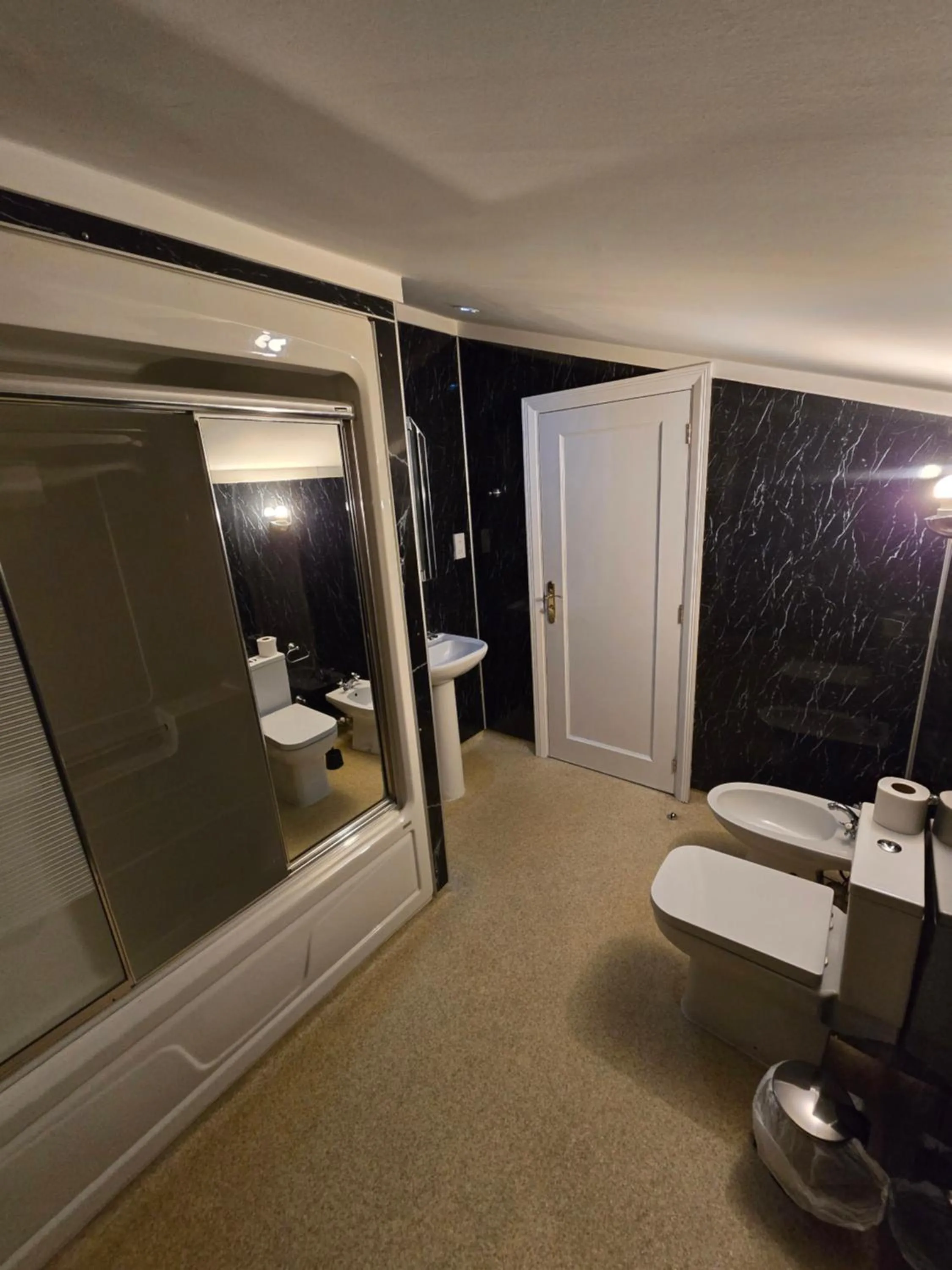 Toilet in Staindrop Hotel