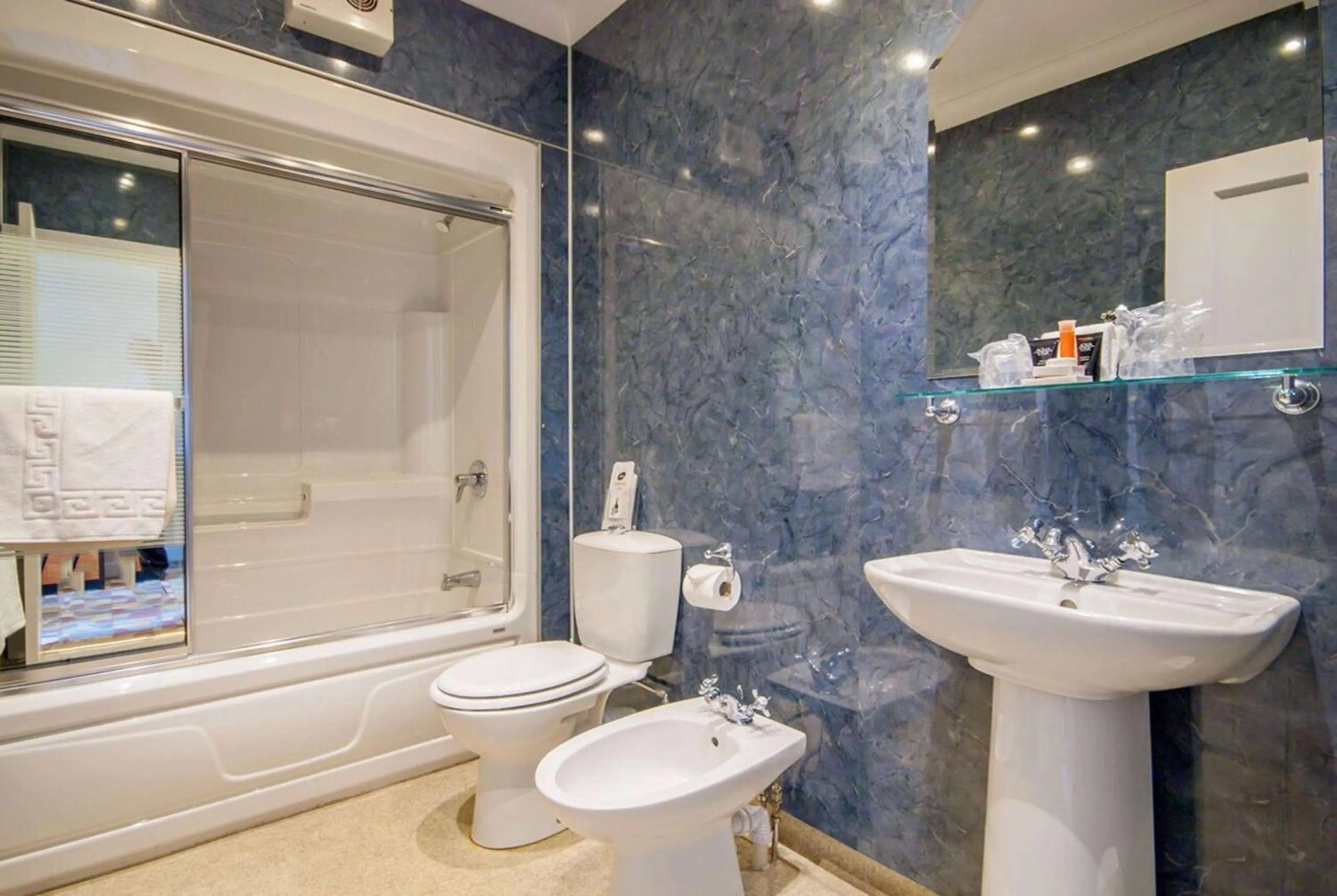 Bathroom in Staindrop Hotel