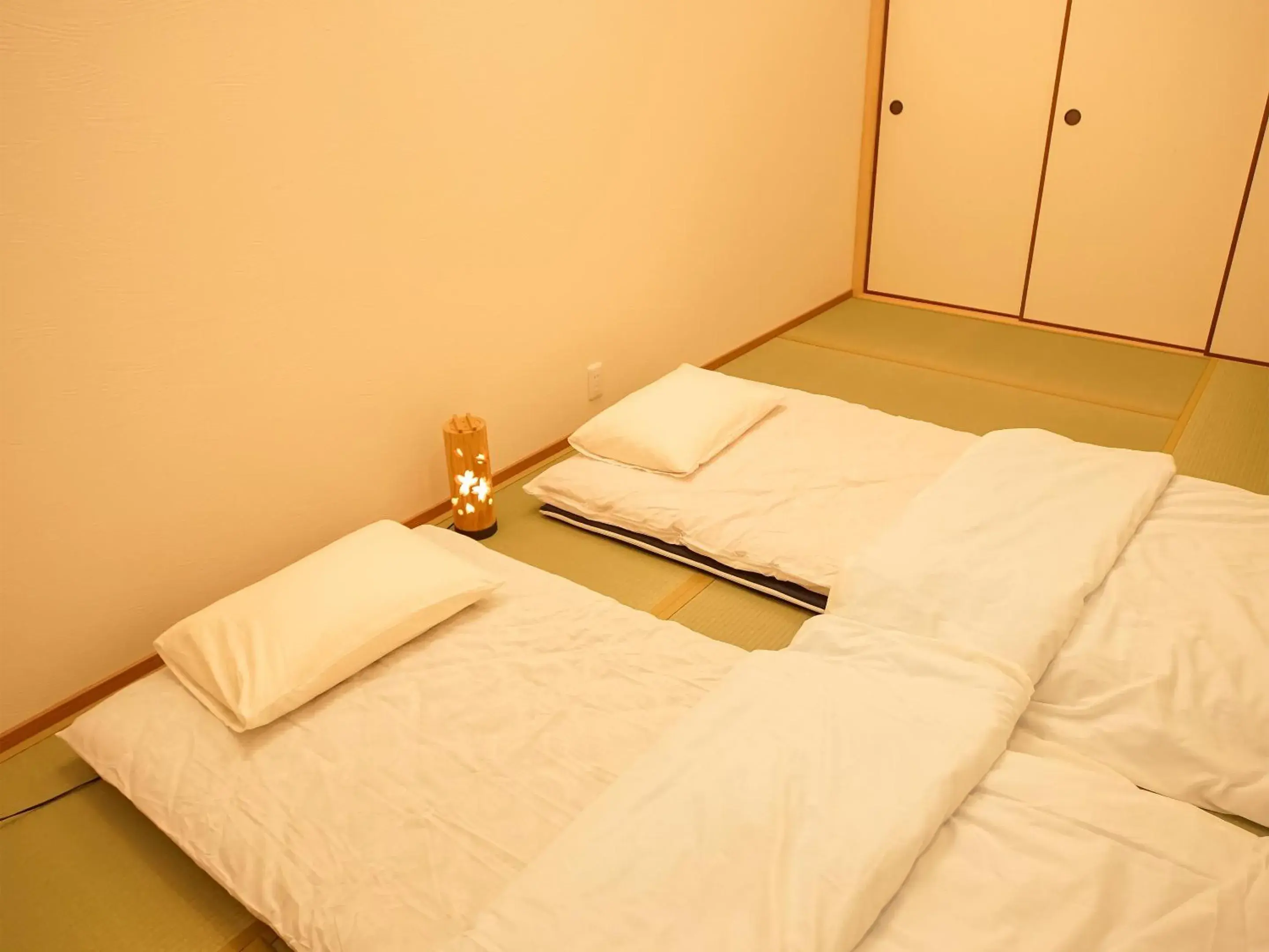 Photo of the whole room, Bed in Aya inn Karasuma gojo