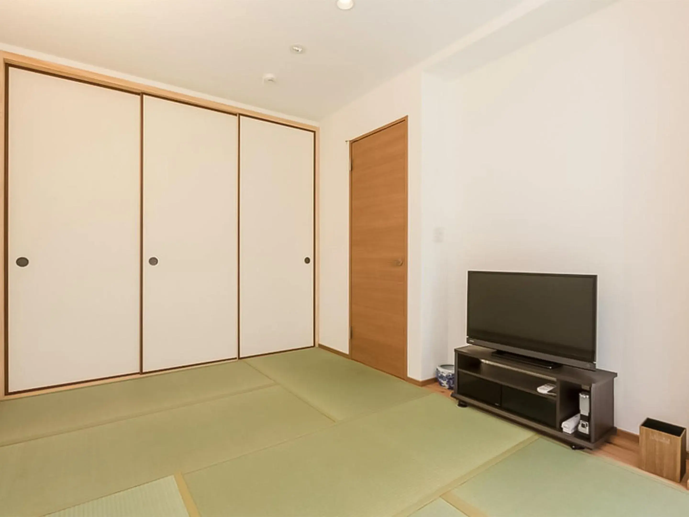 Photo of the whole room, TV/Entertainment Center in Aya inn Karasuma gojo