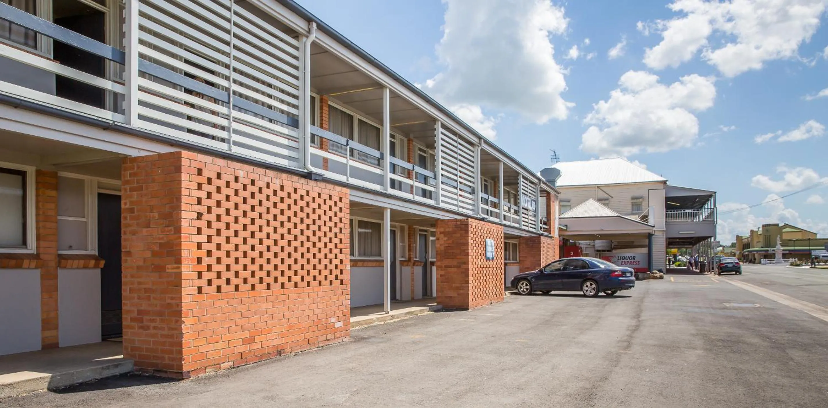 Facade/entrance in The Australian Hotel Murgon
