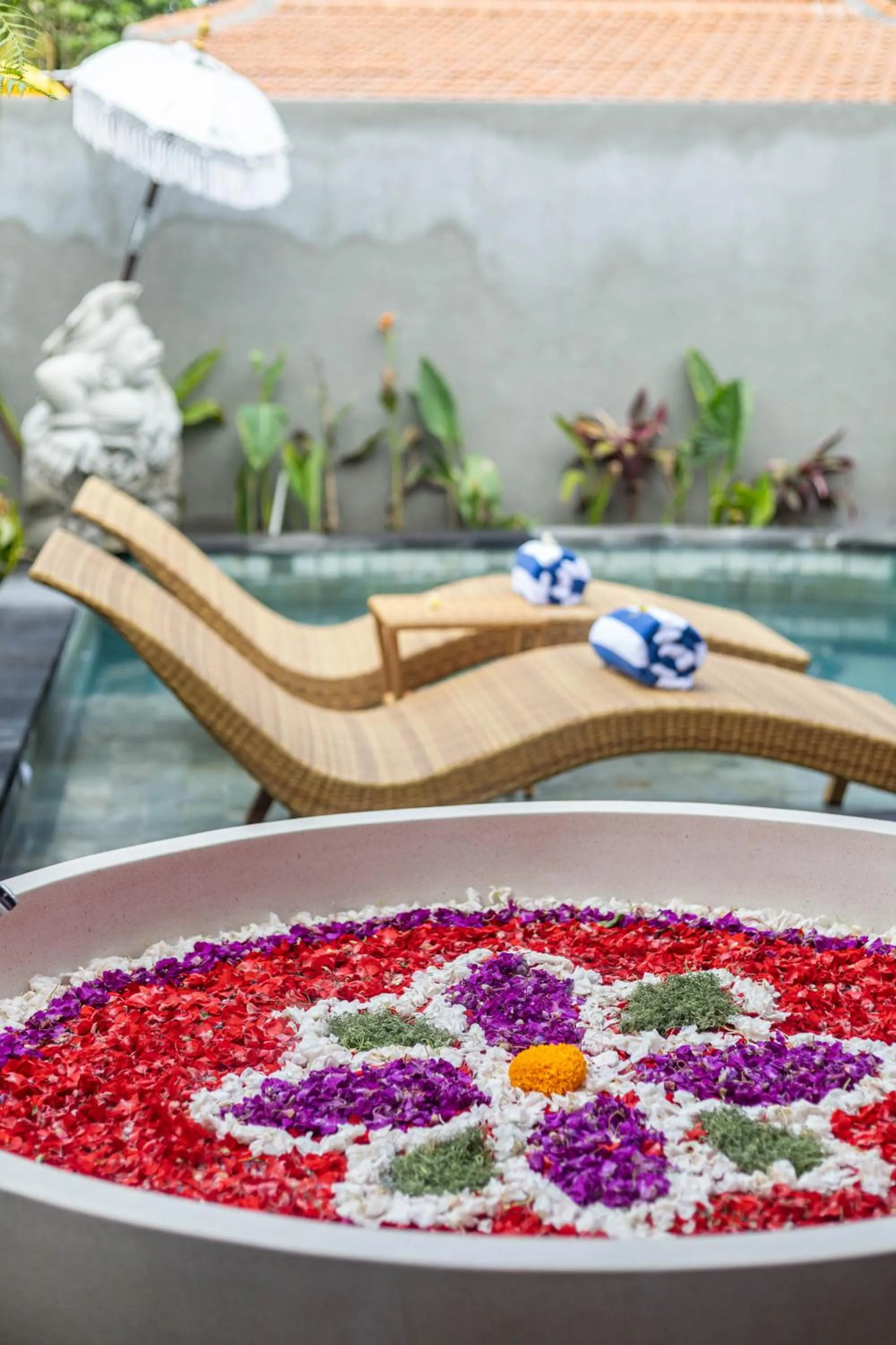 Bath in Yana Villas Kemenuh by GenuineHost