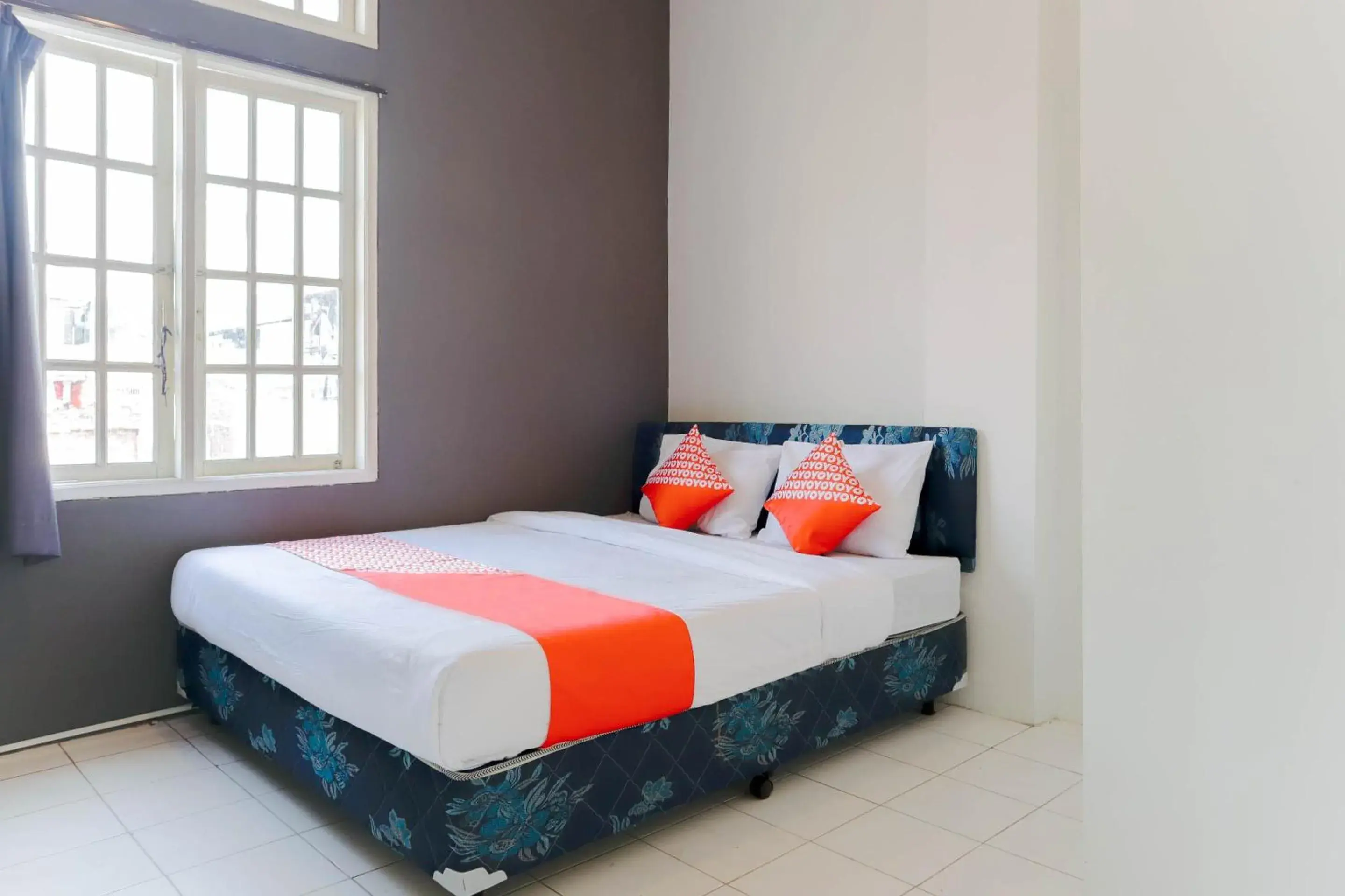 Standard Double Room in Hotel O Pasar Baru Inn Standard Double Room in Hotel O Pasar Baru Inn