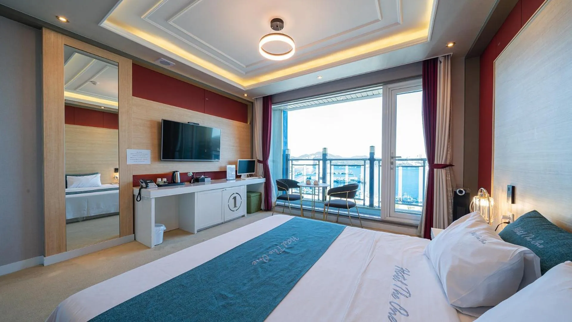 Bed in Hotel The One