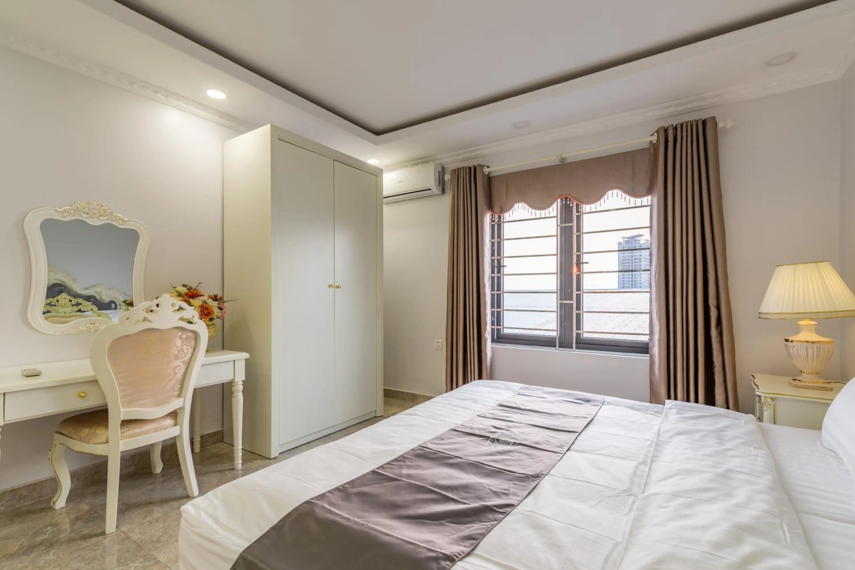 Living room, Bed in Tan An Palace