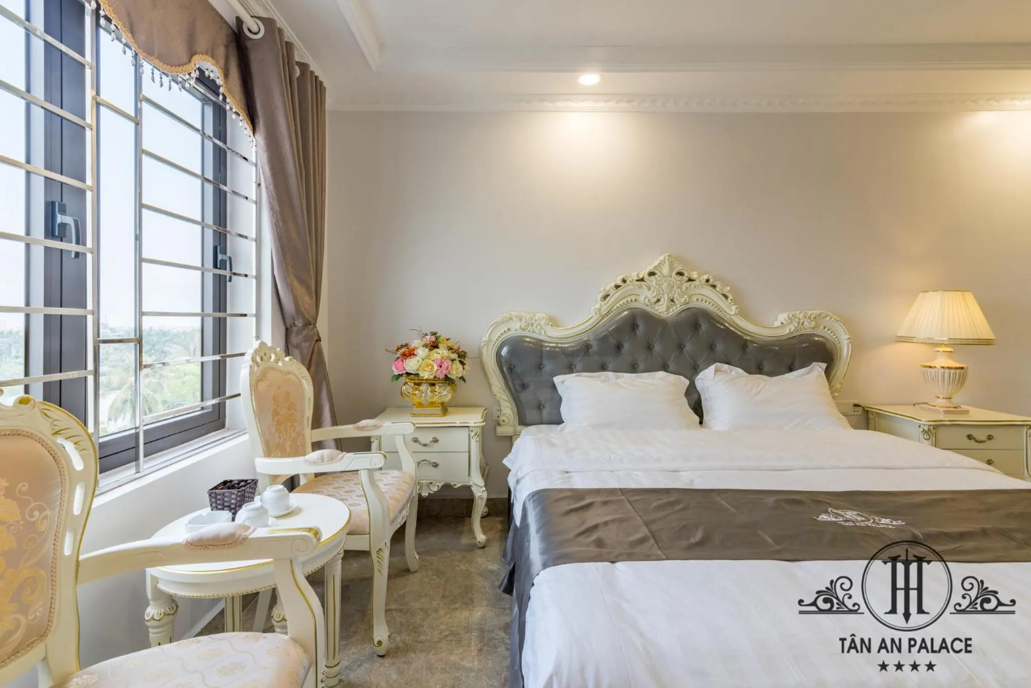 Bedroom, Bed in Tan An Palace