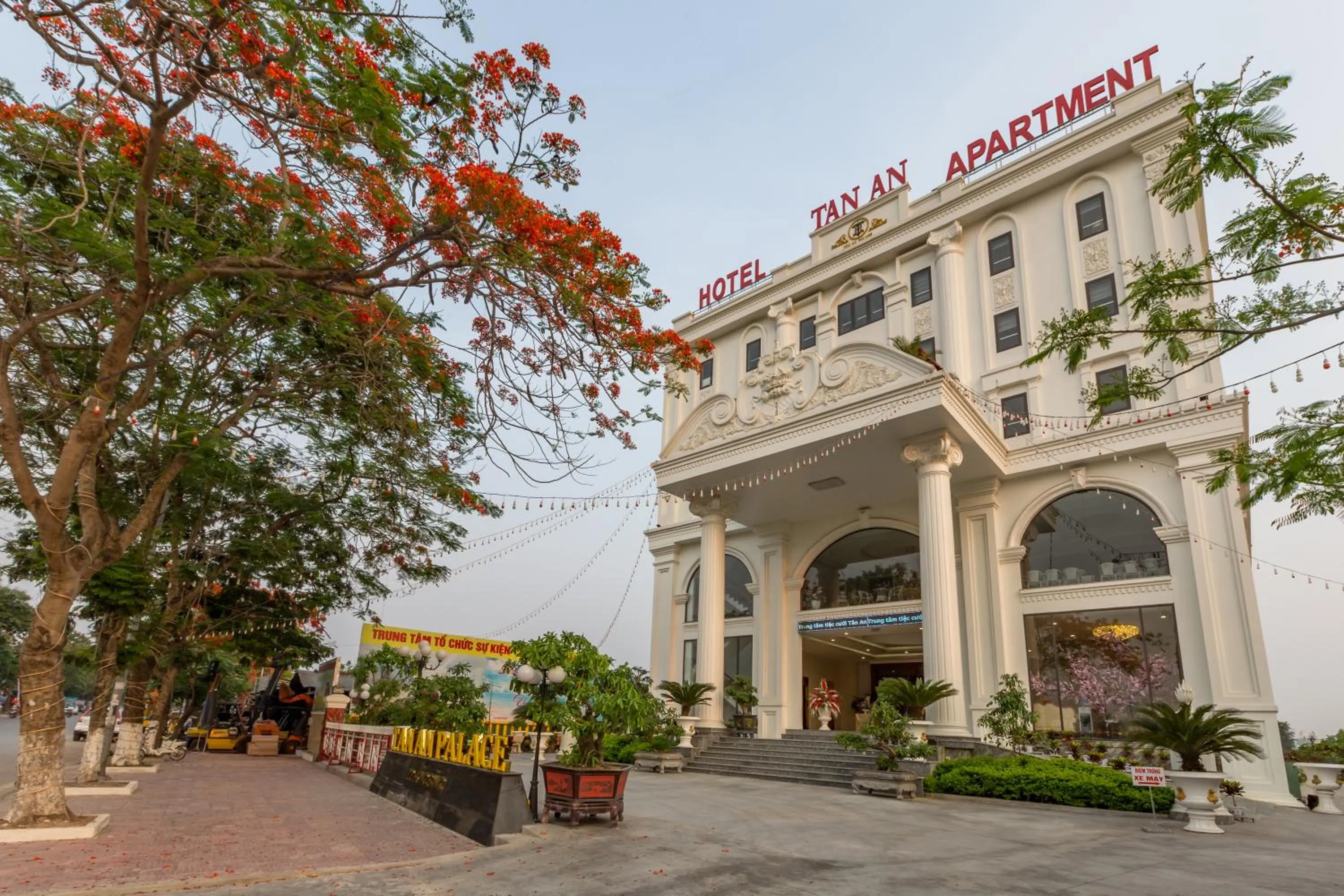 Property building in Tan An Palace