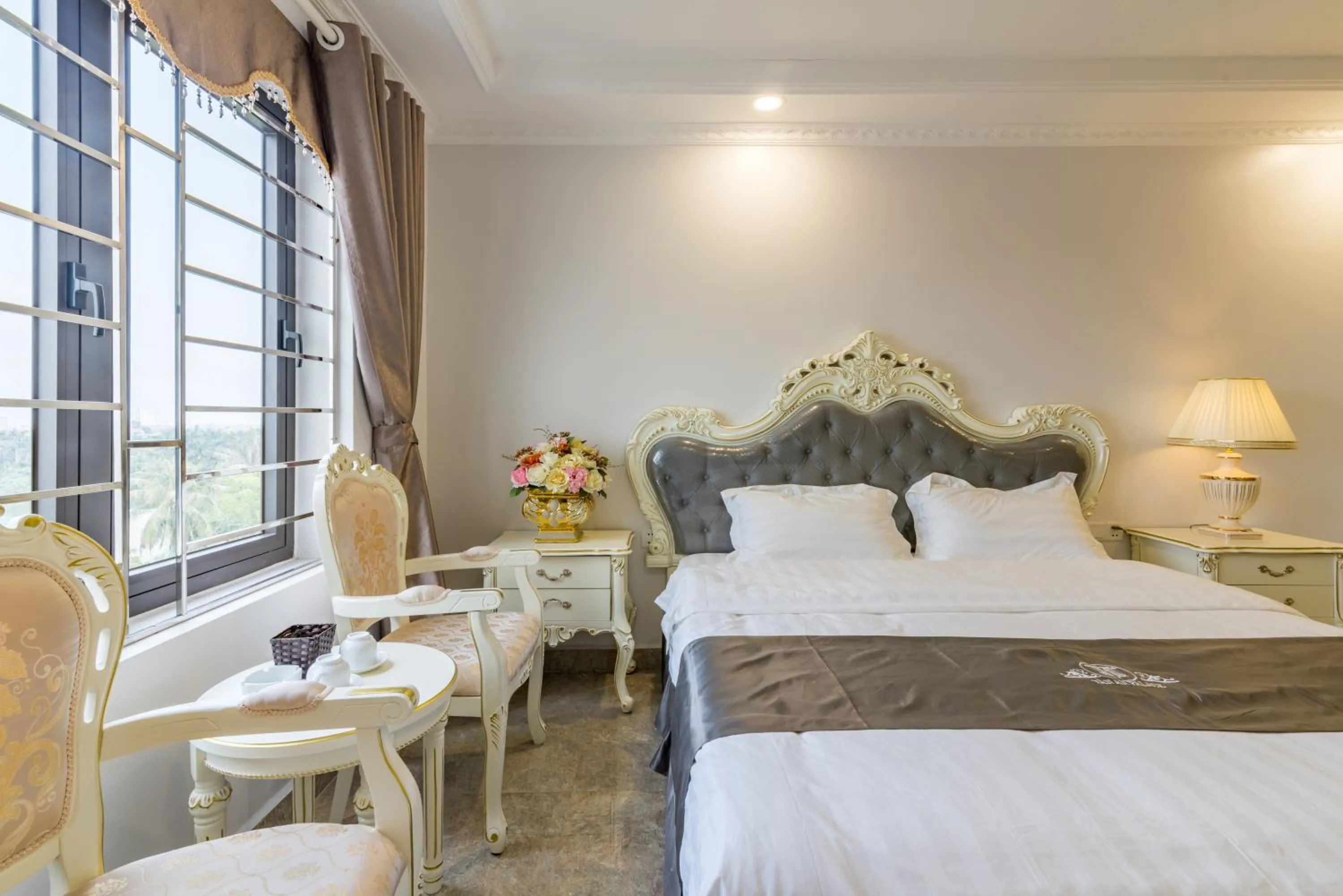 Bedroom, Bed in Tan An Palace