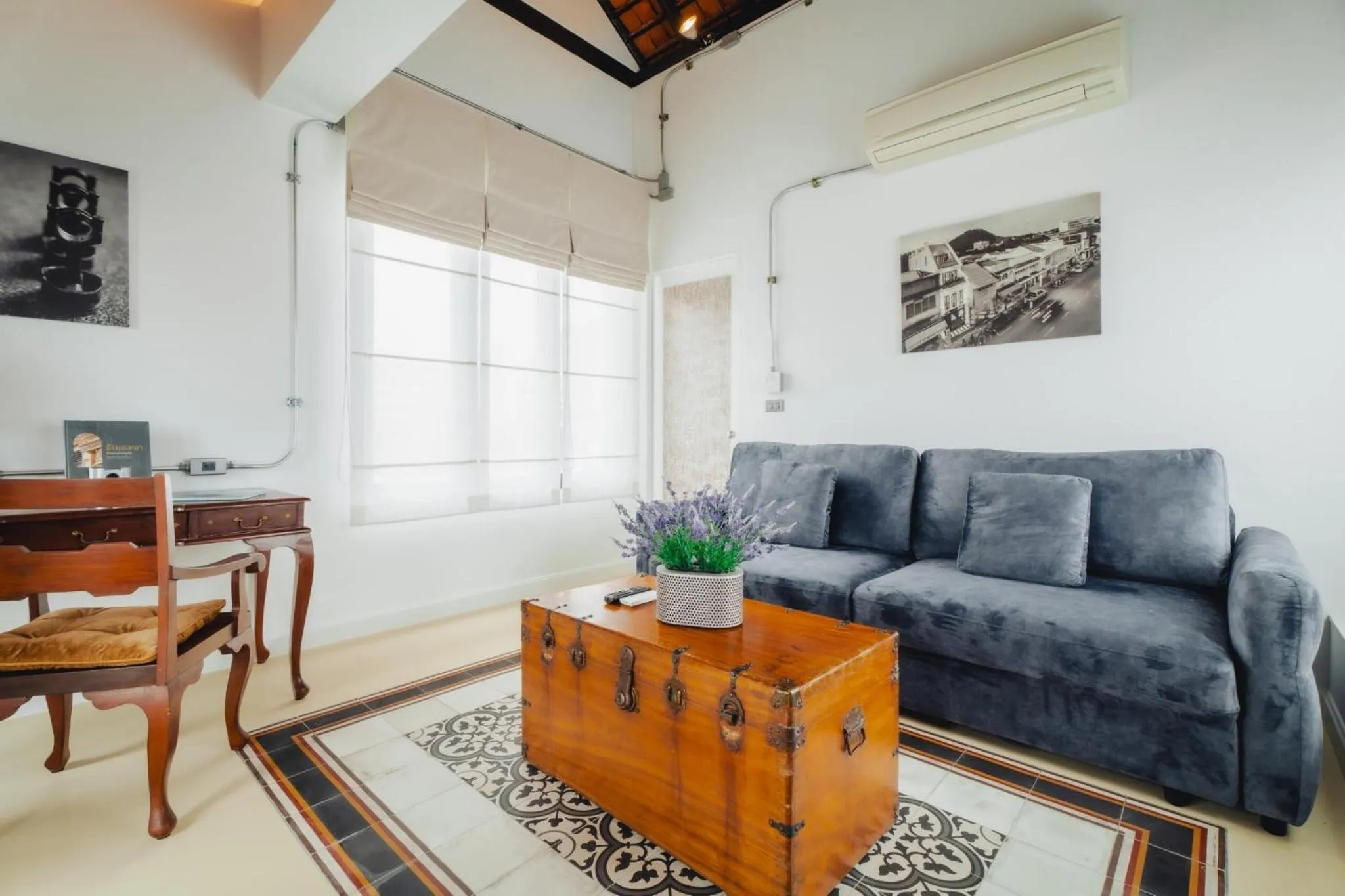 Living room in Xinlor House - Phuket Old Town