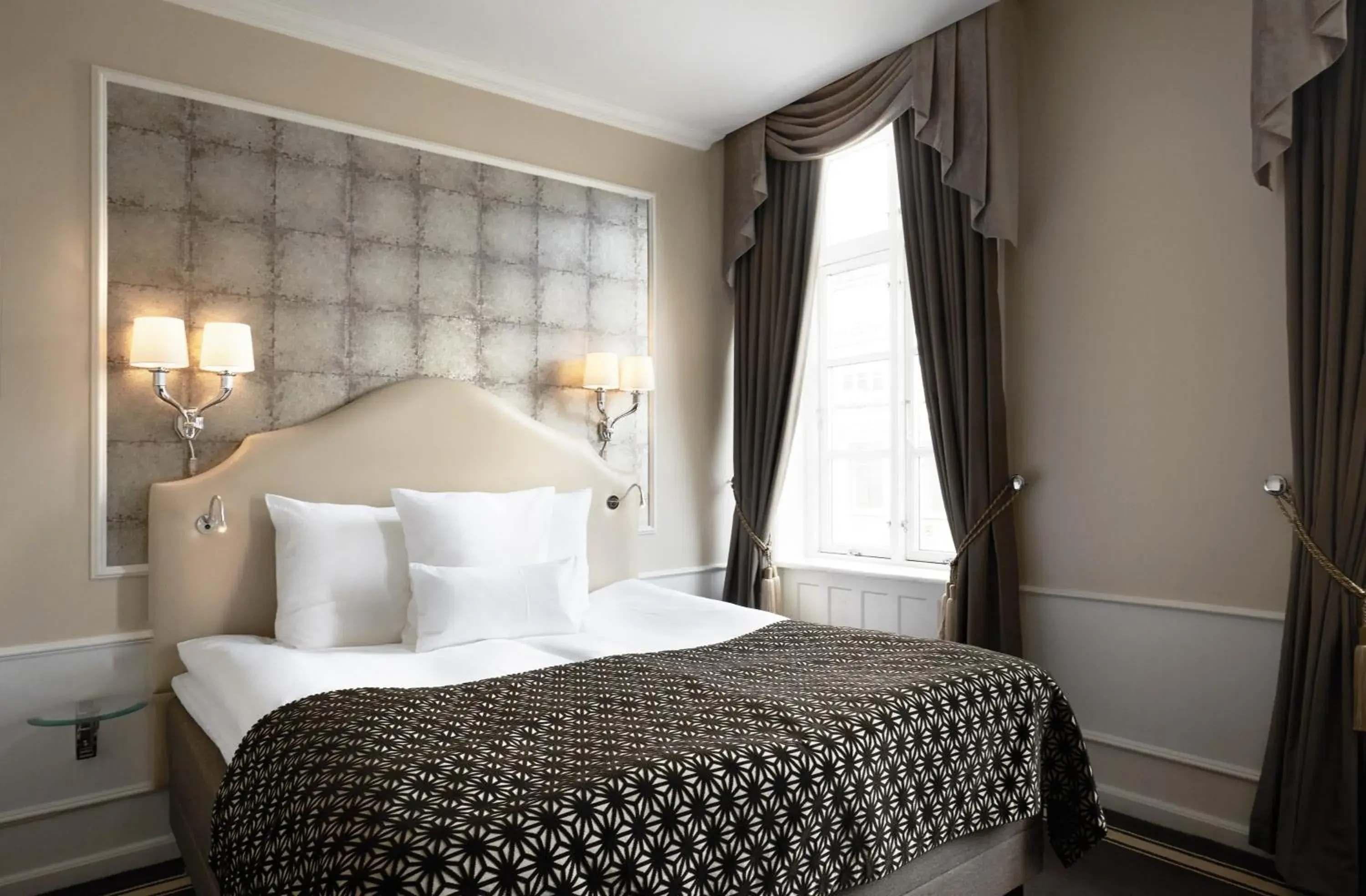 Standard Double Room in Phoenix Copenhagen Standard Double Room in Phoenix Copenhagen