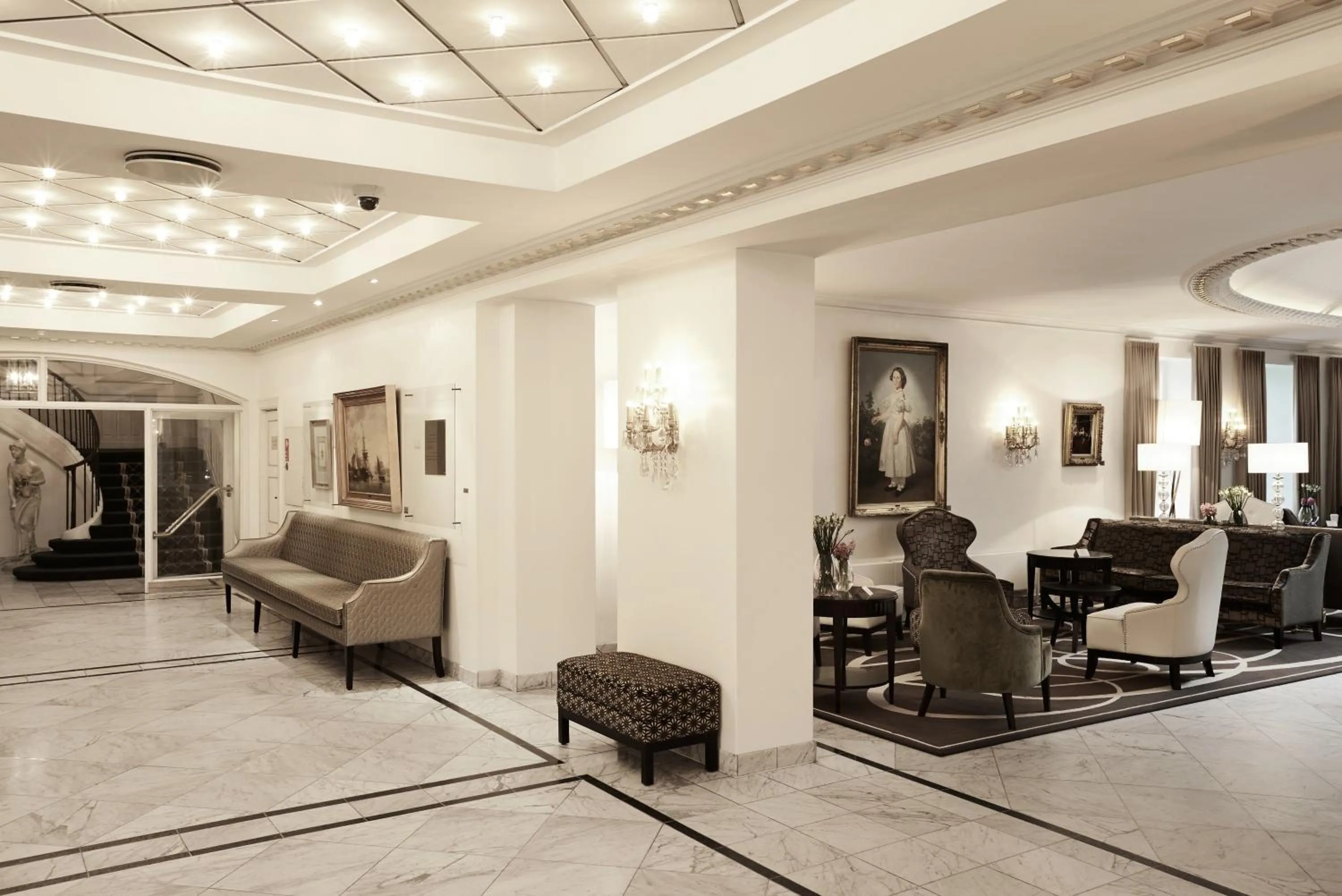 Facade/entrance in Phoenix Copenhagen