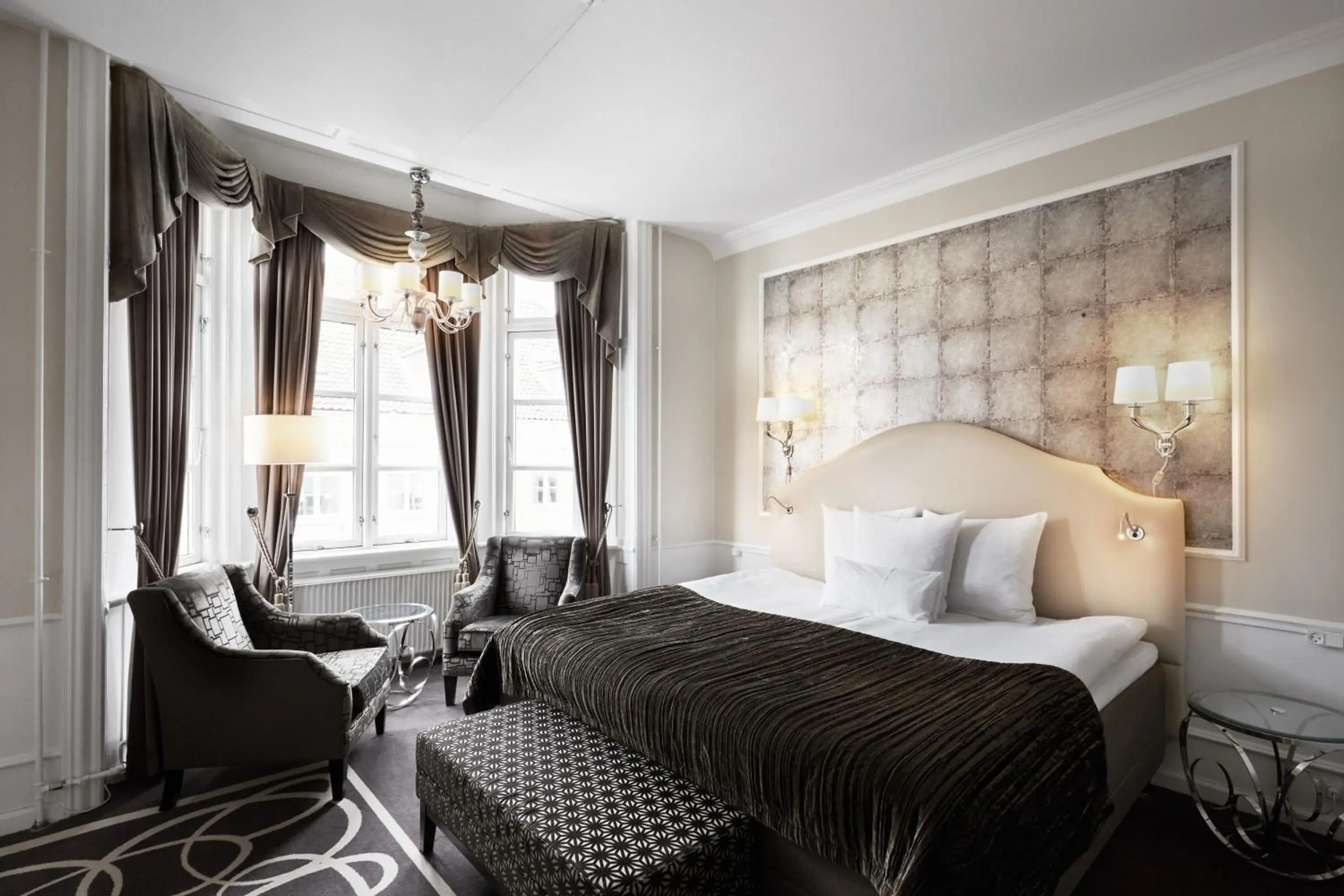 Bed in Phoenix Copenhagen Bed in Phoenix Copenhagen