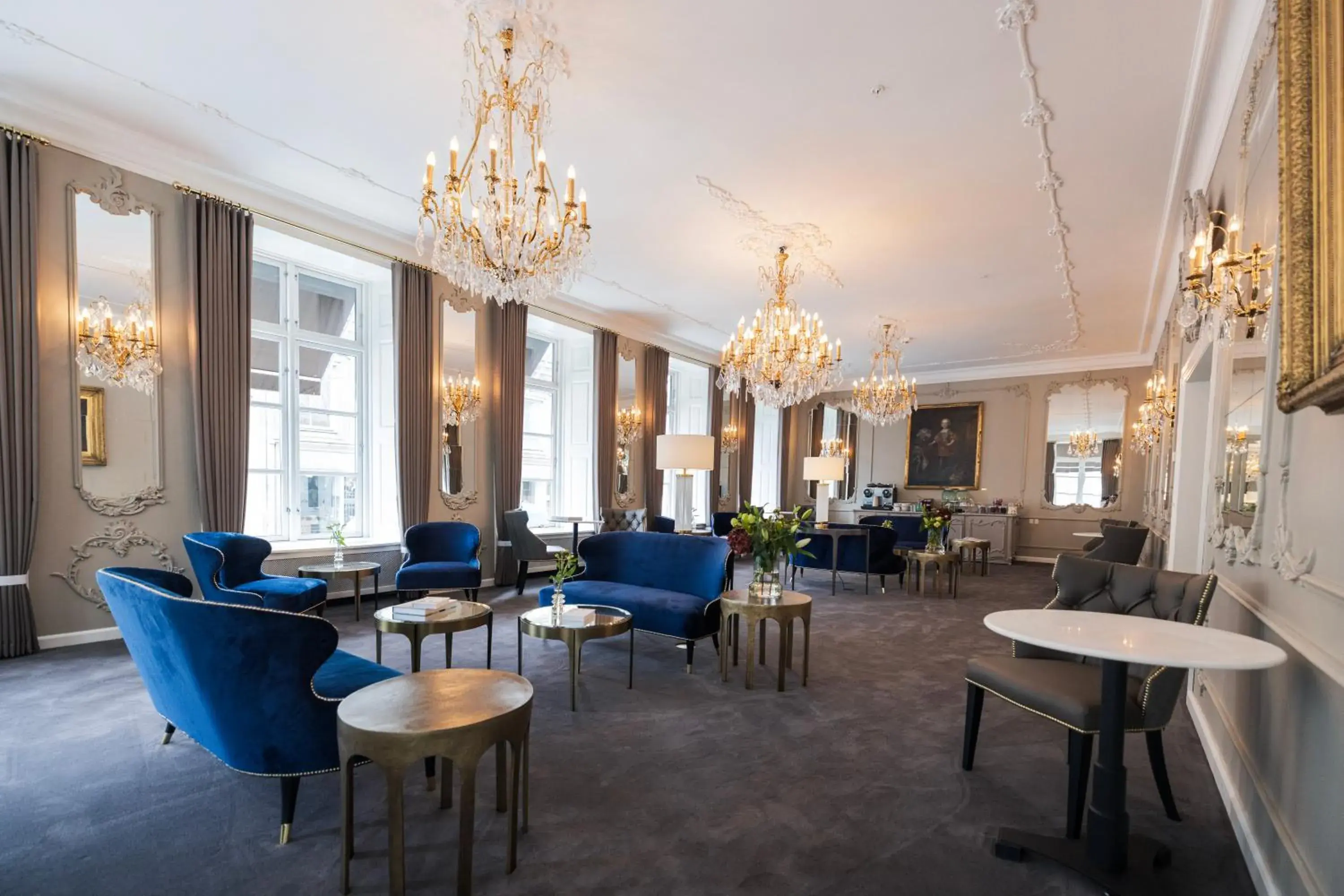 Lounge or bar in Phoenix Copenhagen Lounge or bar in Phoenix Copenhagen