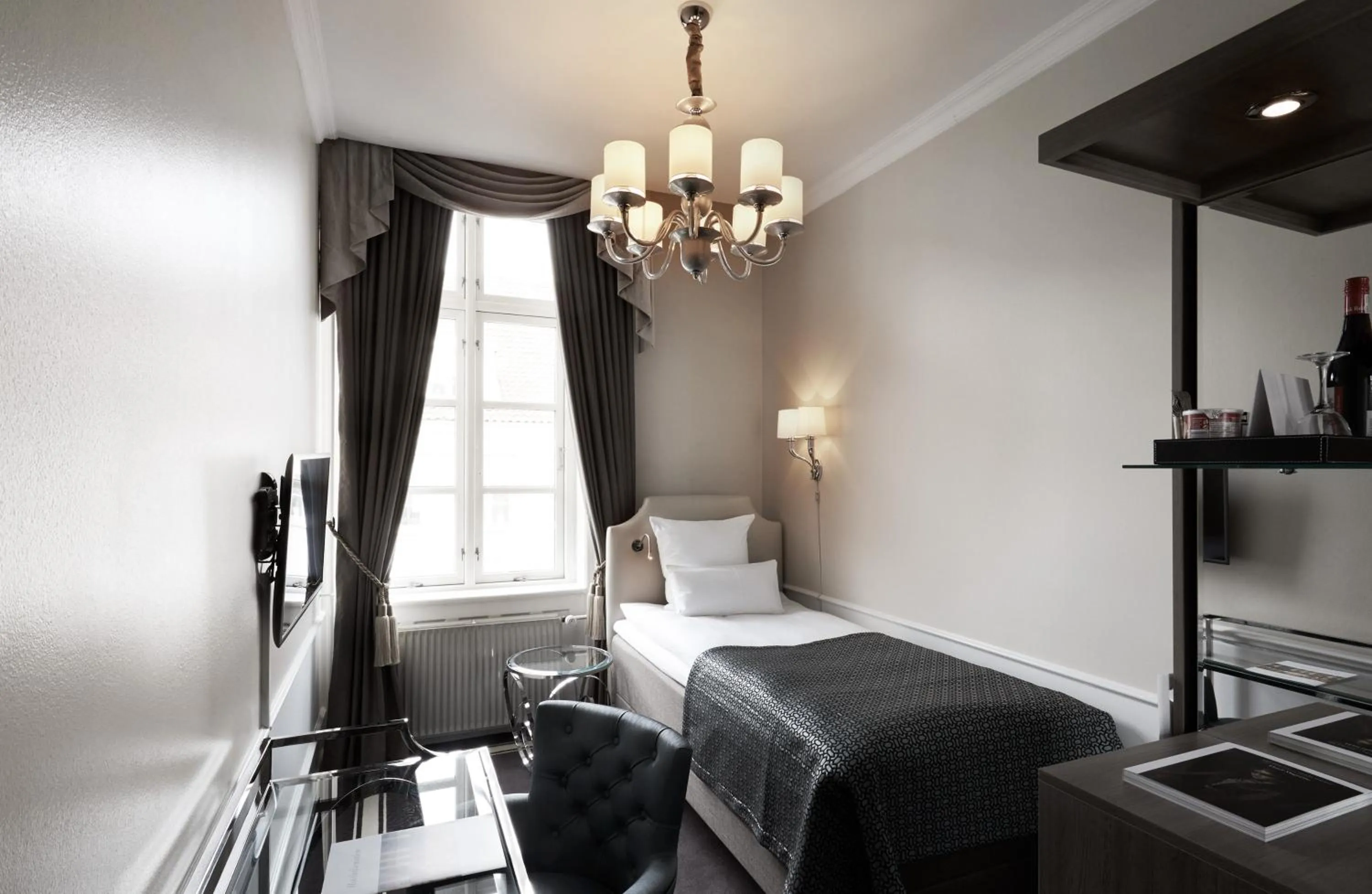 Bed in Phoenix Copenhagen