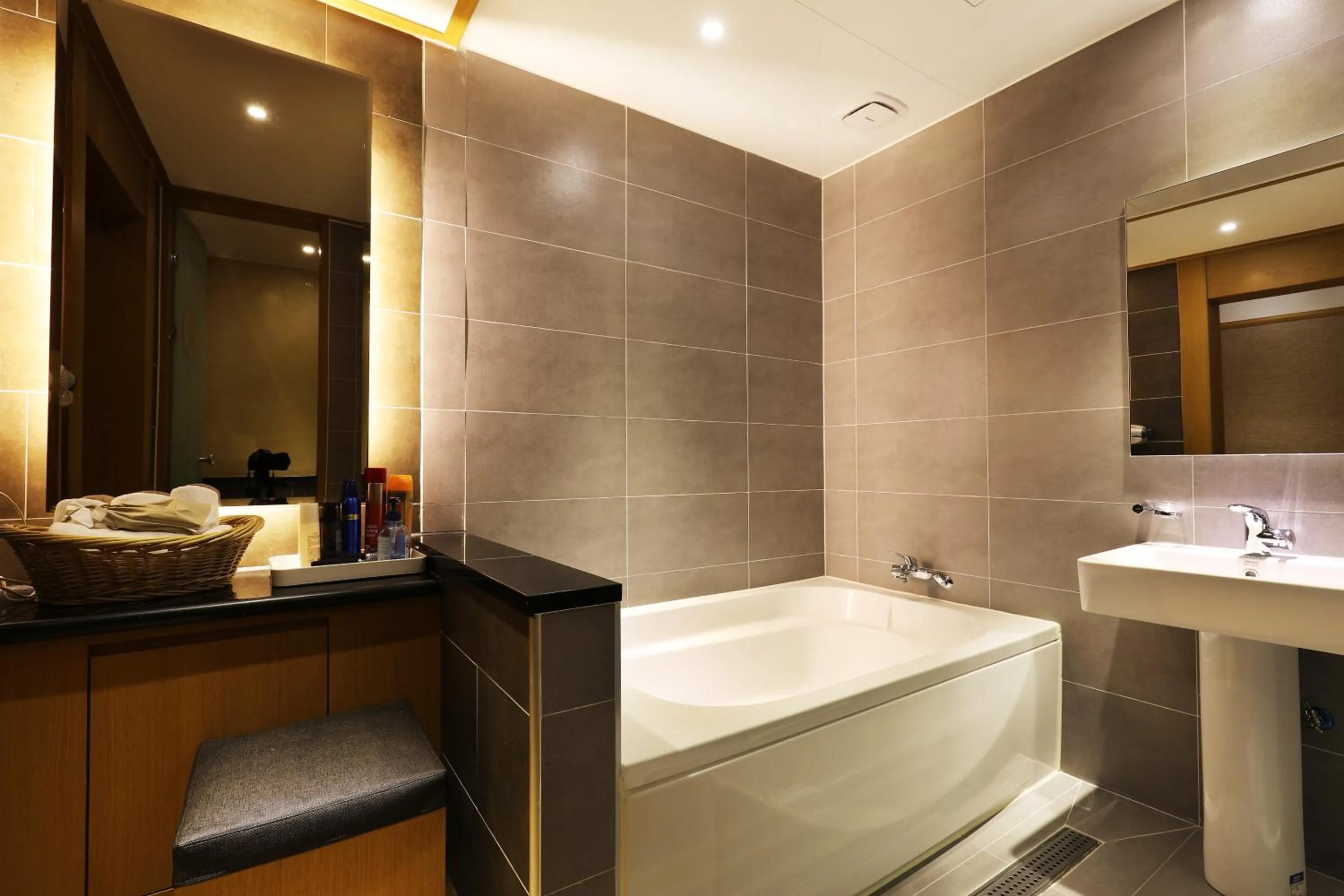 Bathroom in Bucheon SR Hotel