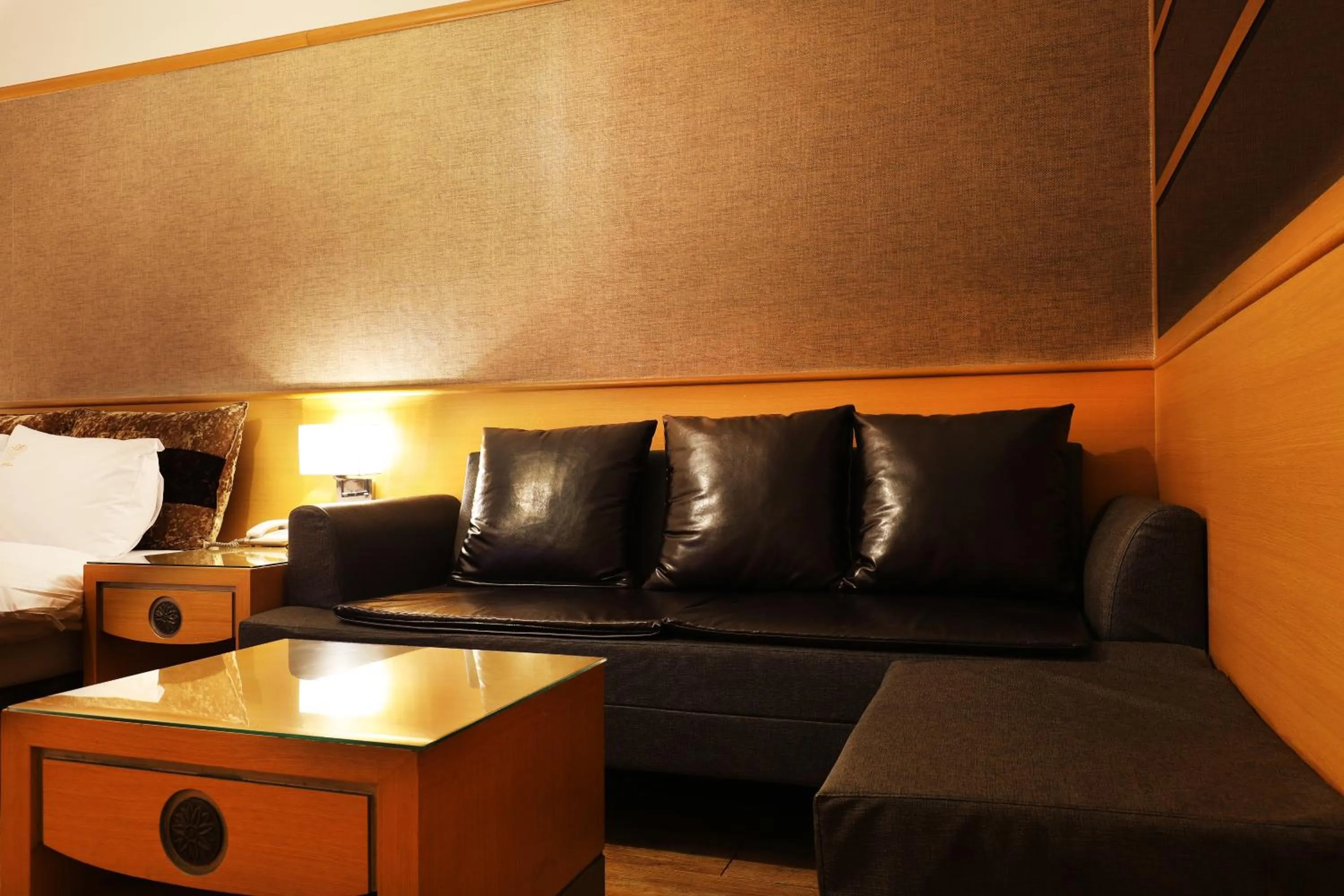 Seating area in Bucheon SR Hotel