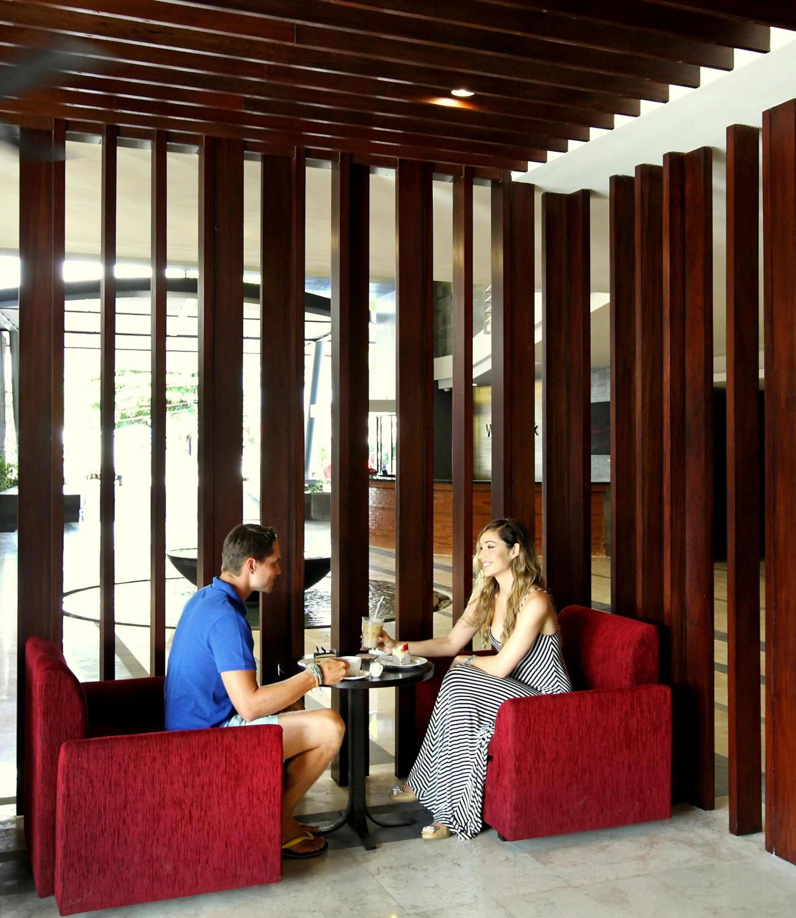 Restaurant/places to eat in Suites by Watermark Hotel and Spa