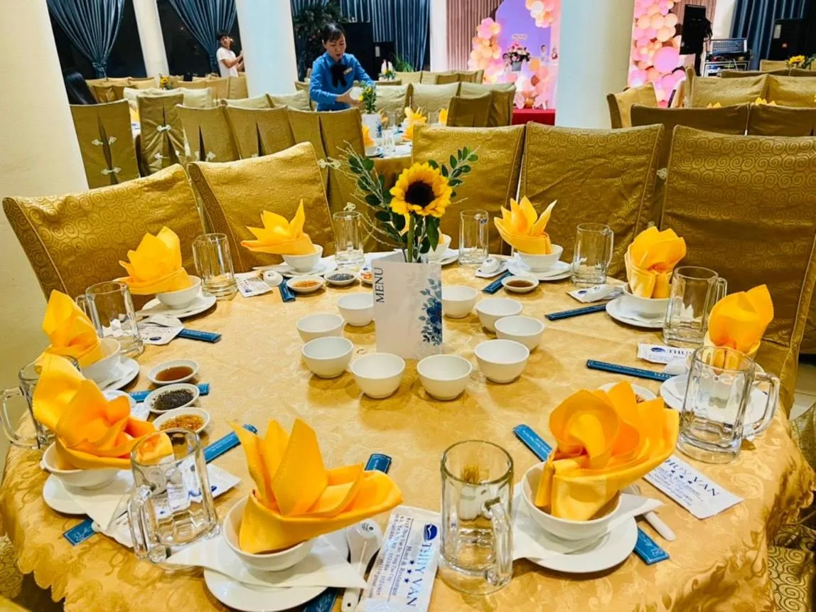 Restaurant/places to eat in Thuy Van Hotel