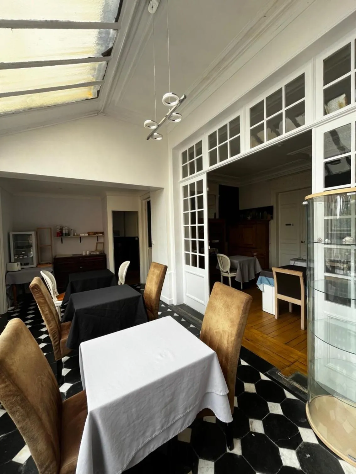 Dining area in Chambres d'Hôtes Au coin du spa
