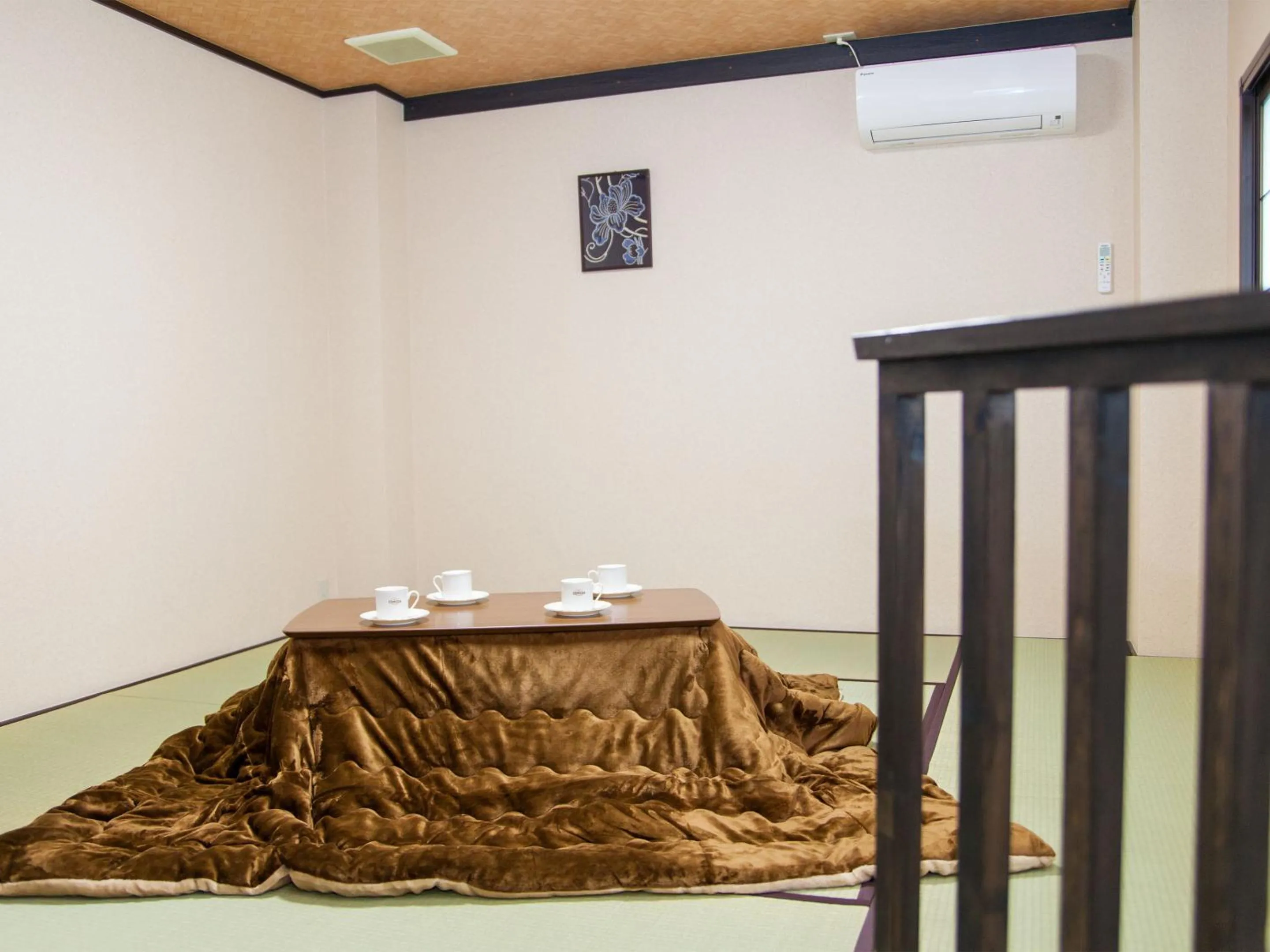 Living room, Bed in Kevin's Place