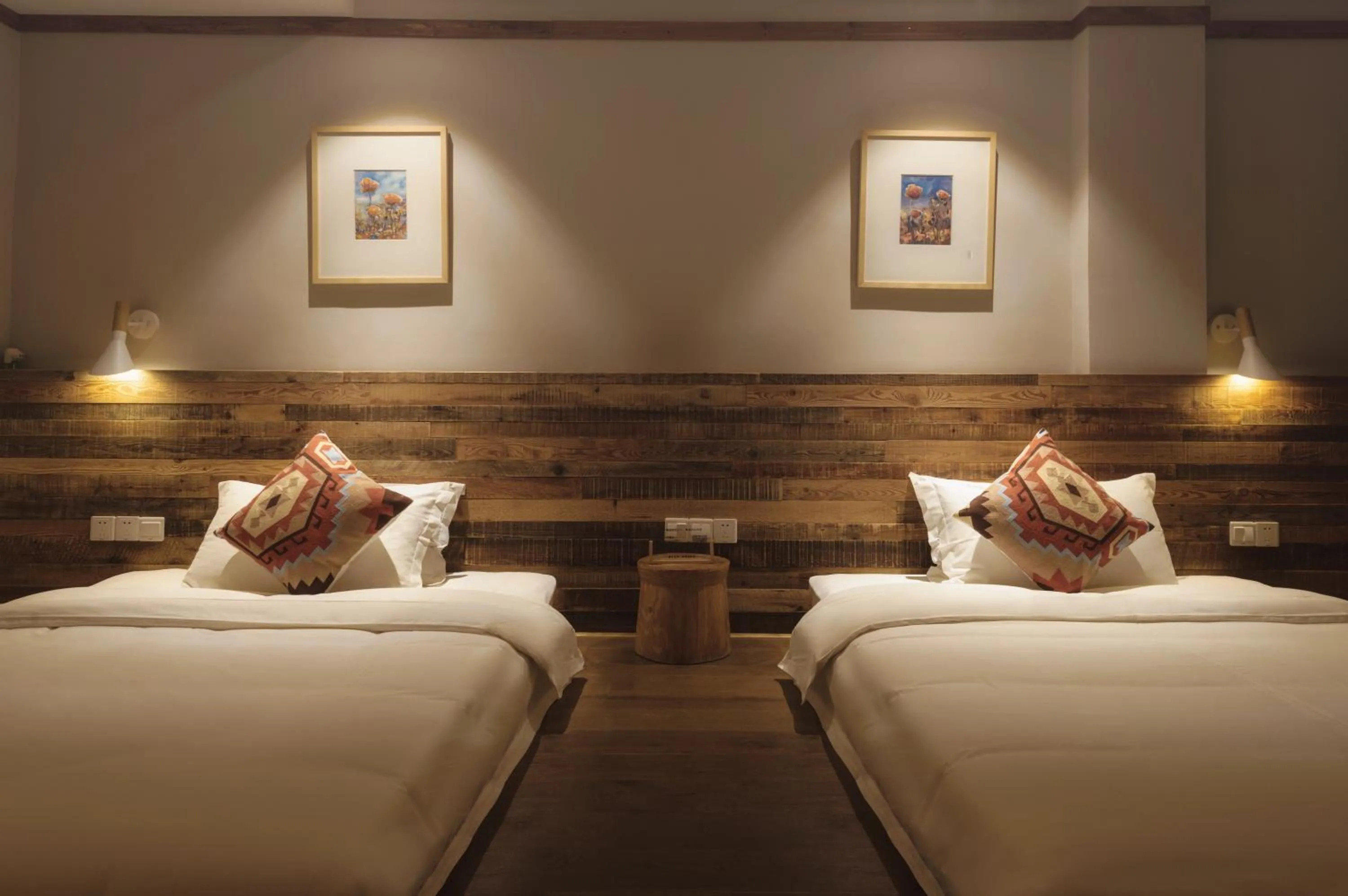 Deluxe Family Queen Room with River View & with Bathtub in Ron Inn Xingping Hepan Xiaozhu