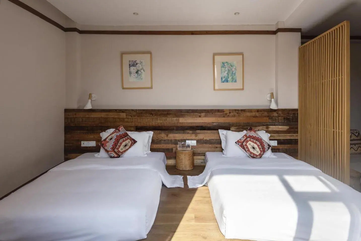 Japanese Style Twin Room with Mountain View in Ron Inn Xingping Hepan Xiaozhu Japanese Style Twin Room with Mountain View in Ron Inn Xingping Hepan Xiaozhu