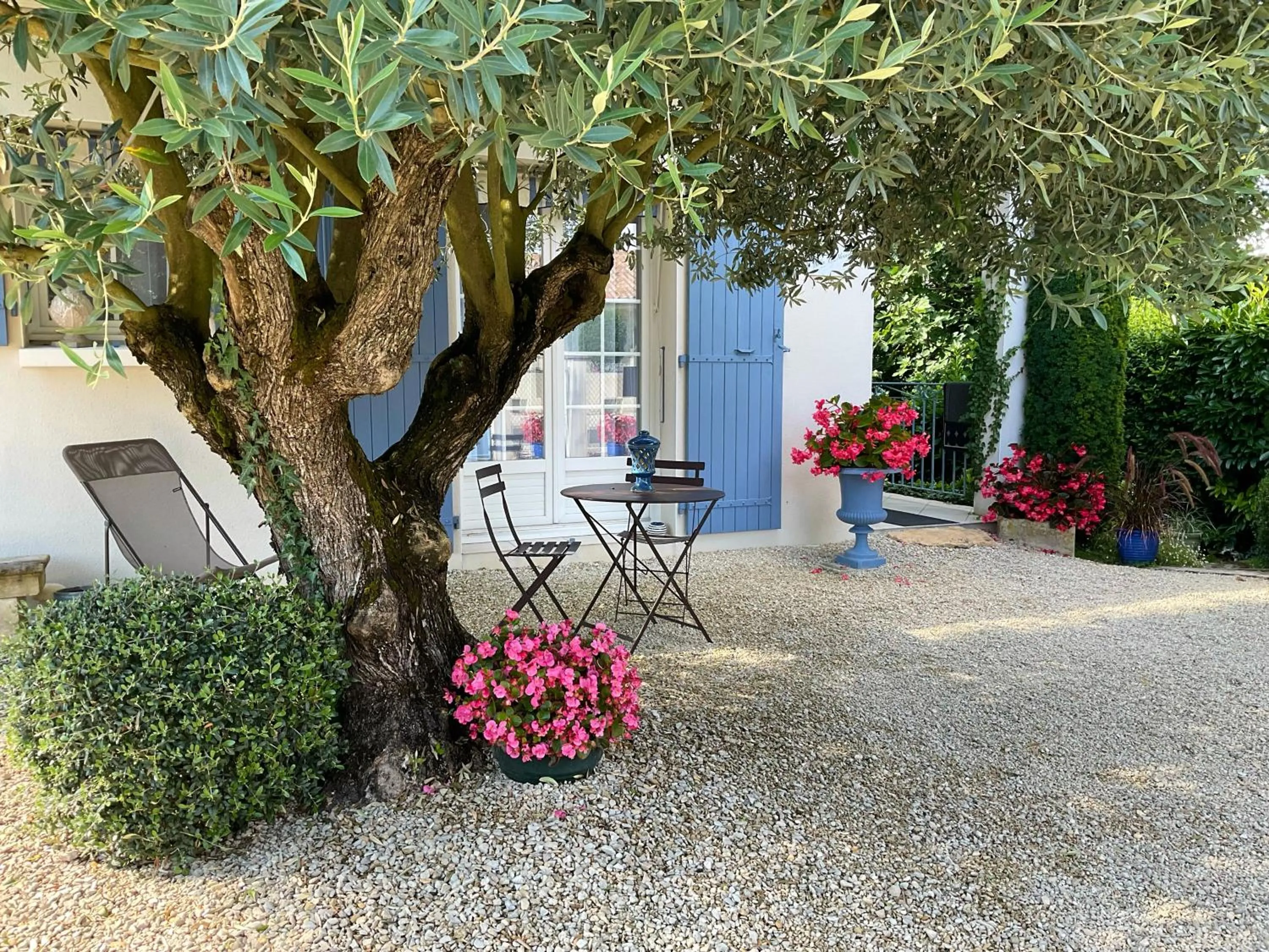 CHAMBRE D'HOTES "Les Volets Bleus" à ROYAN - VAUX SUR MER - plage
