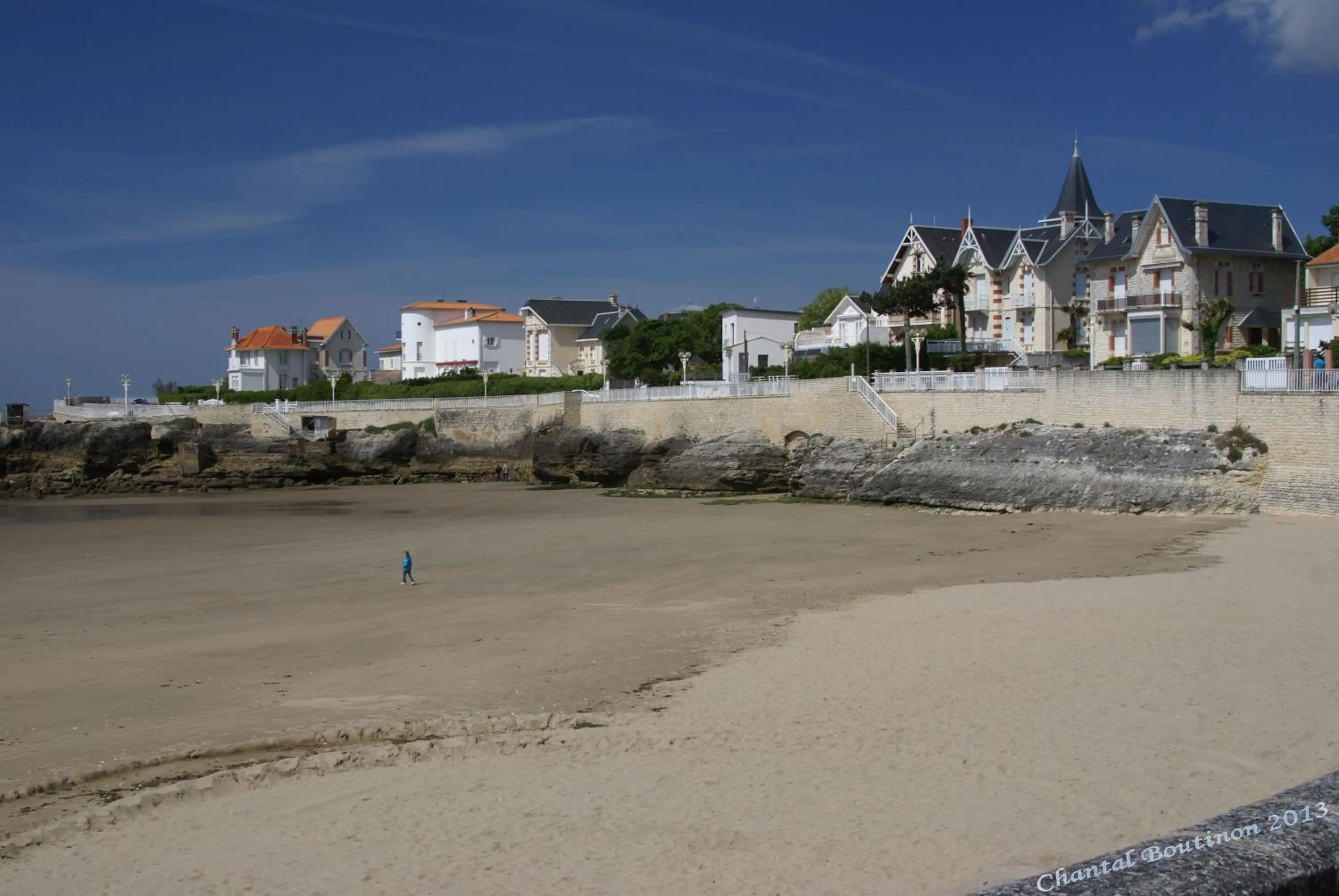 CHAMBRE D'HOTES "Les Volets Bleus" à ROYAN - VAUX SUR MER - plage
