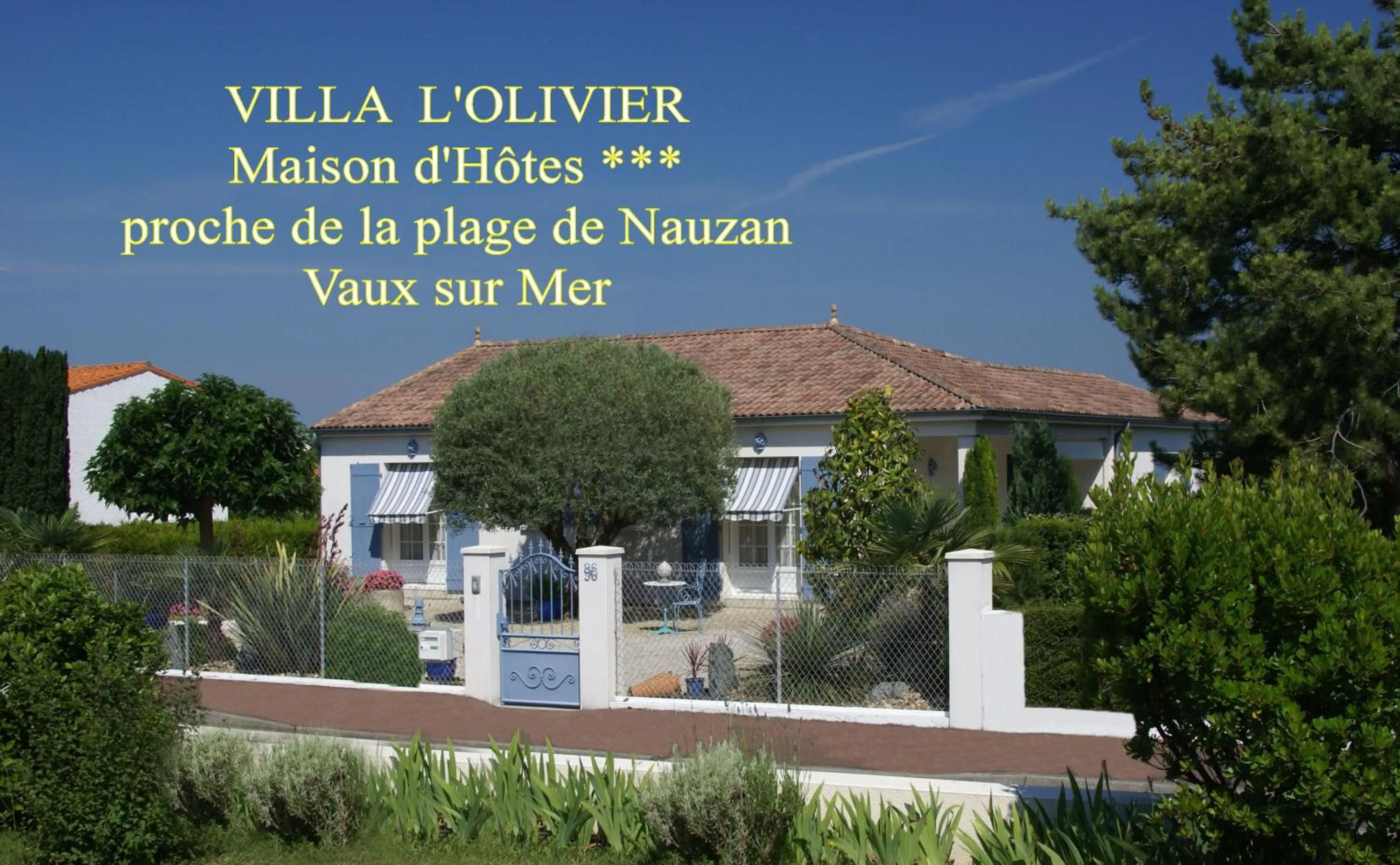 Property building in CHAMBRE D'HOTES "Les Volets Bleus" à ROYAN - VAUX SUR MER - plage