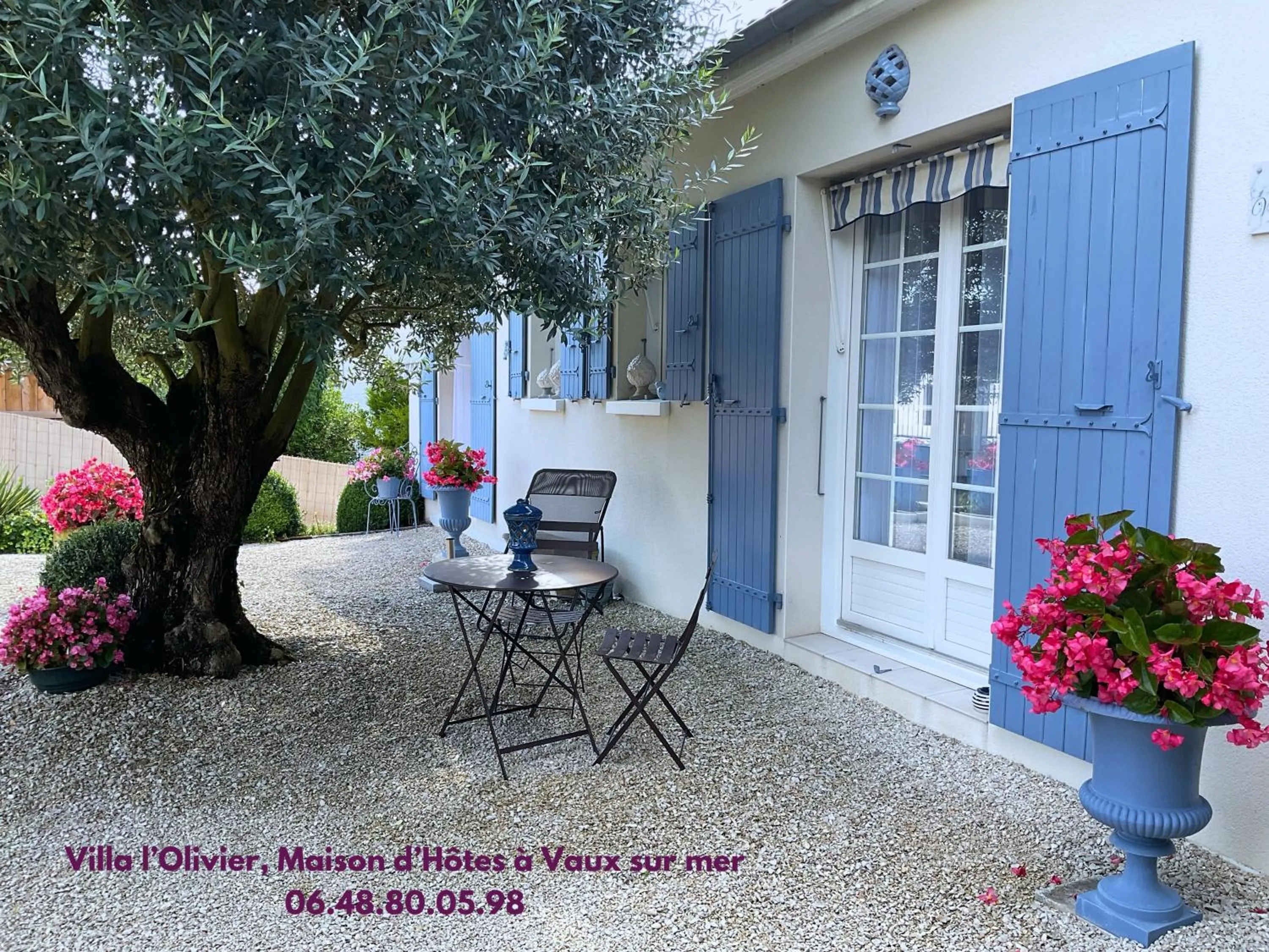 CHAMBRE D'HOTES "Les Volets Bleus" à ROYAN - VAUX SUR MER - plage