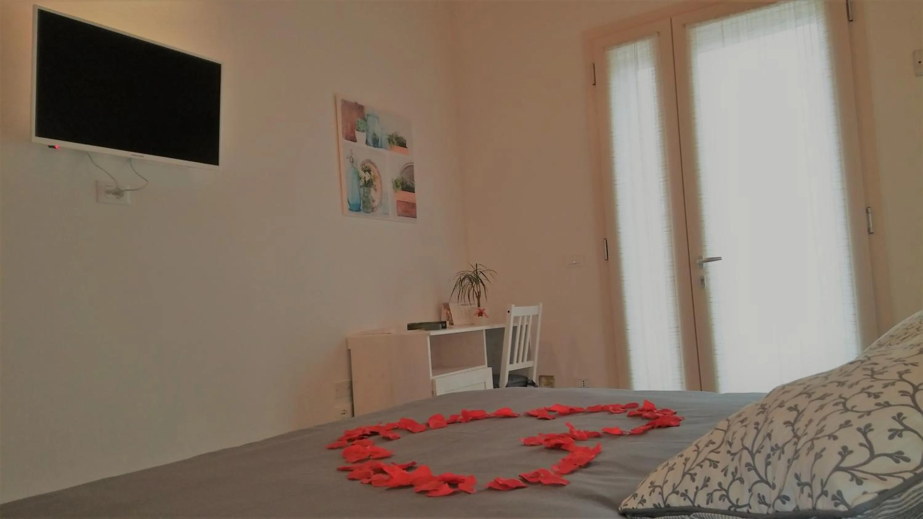 Photo of the whole room, Bed in Agriturismo Honey Farm