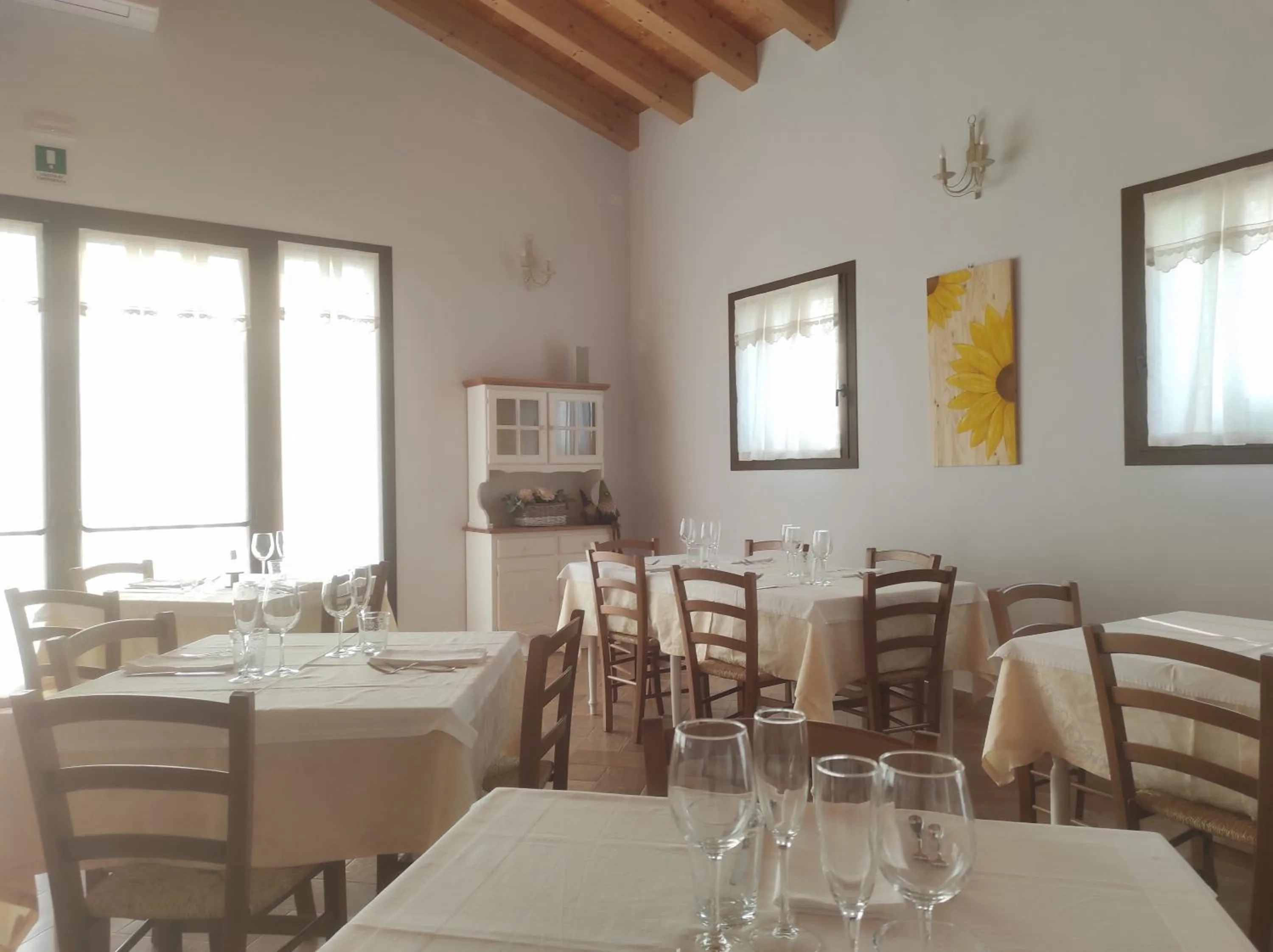 Restaurant/places to eat in Agriturismo Honey Farm
