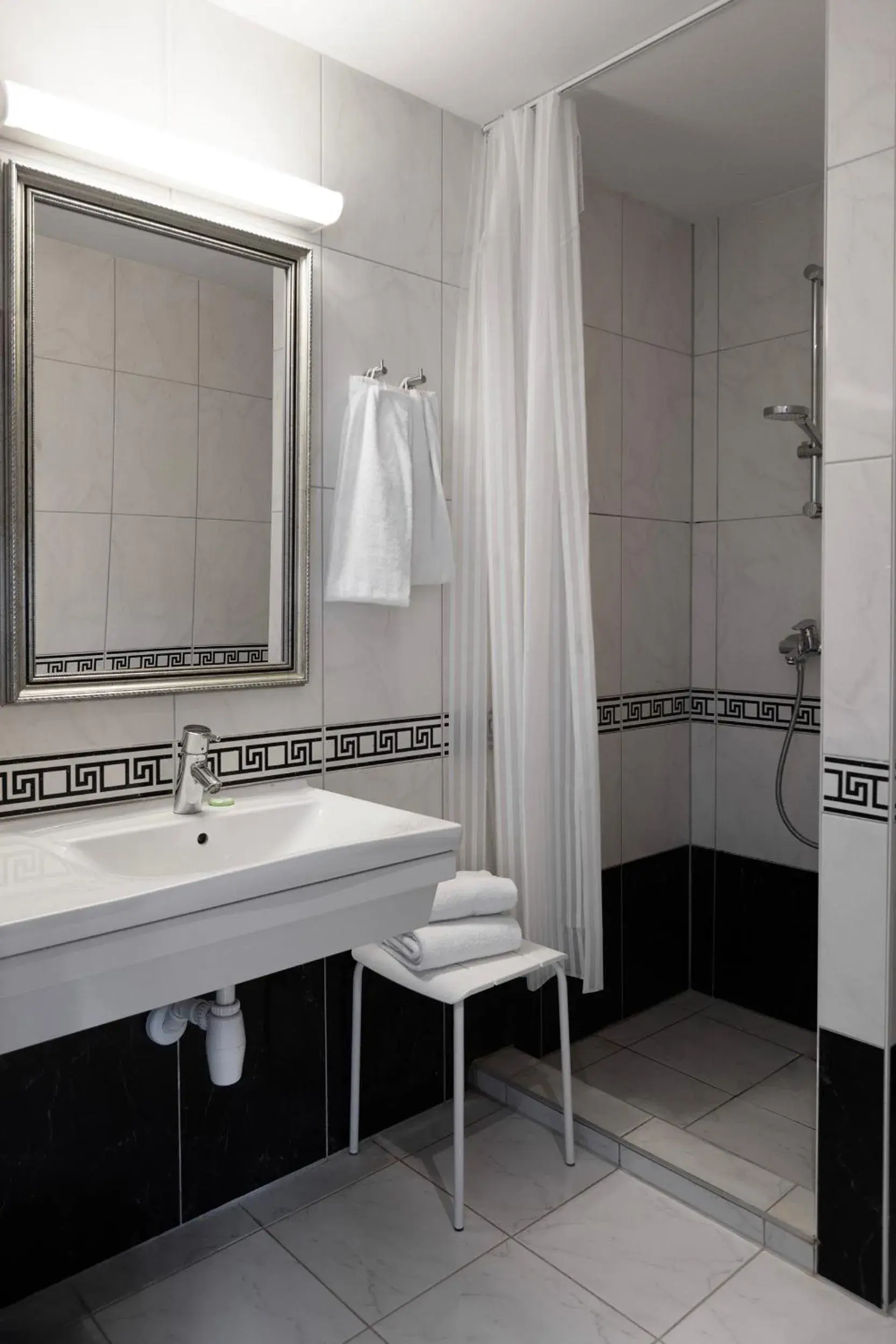 Double or Twin Room - single occupancy - Non Sea View in Helnan Marselis Hotel Double or Twin Room - single occupancy - Non Sea View in Helnan Marselis Hotel