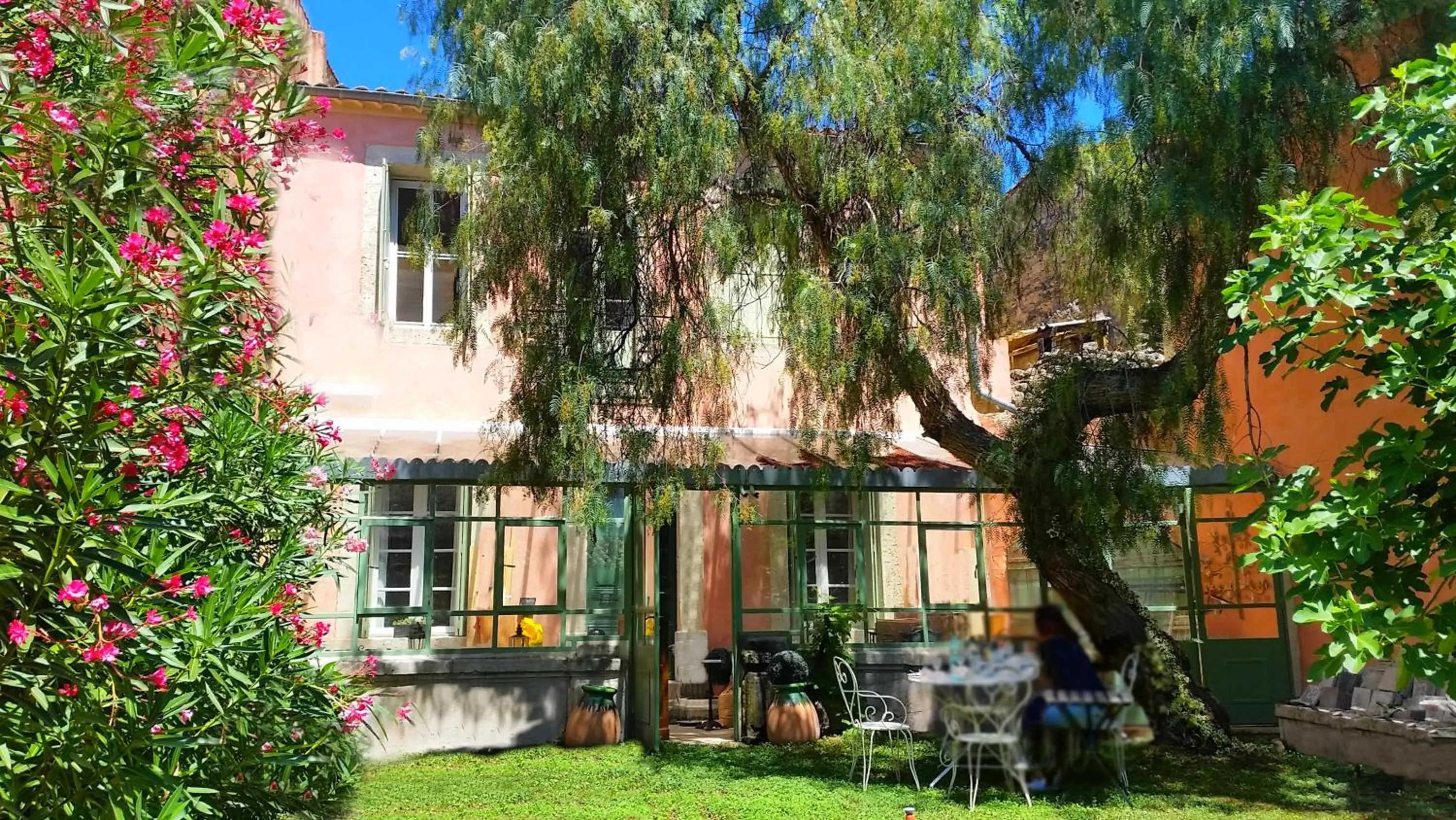 Property building in Aumes Sweet Home Chambre d'Hôtes