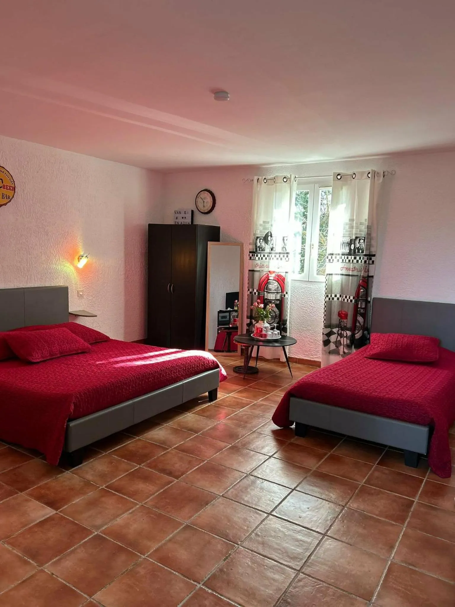 Bedroom, Bed in Es Aqui