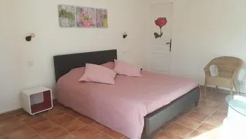 Photo of the whole room, Bed in Es Aqui
