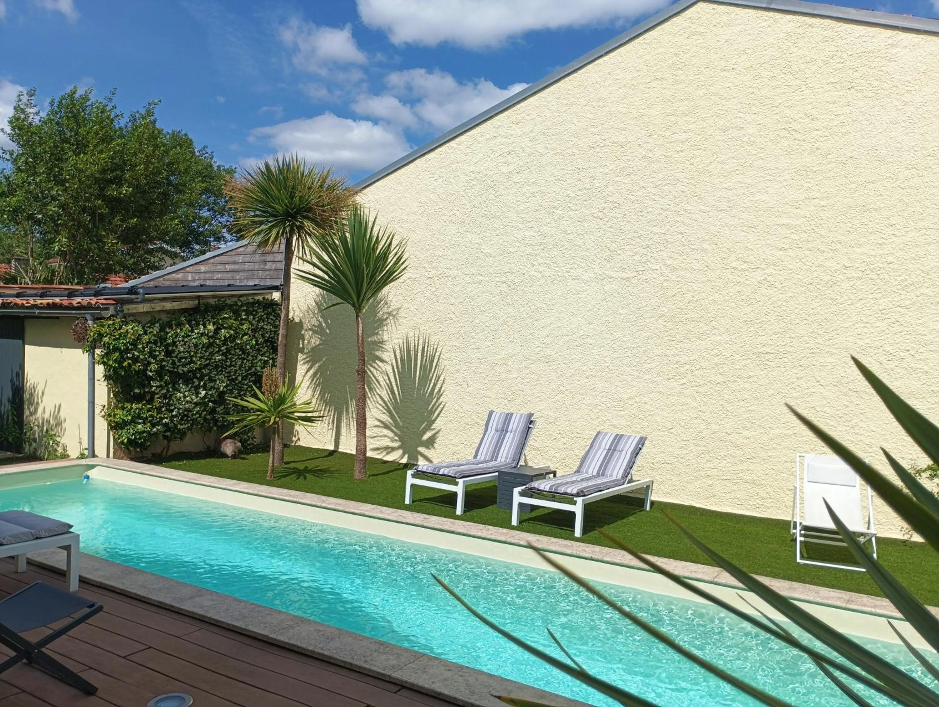 Swimming pool in Suite dans Une Echoppe