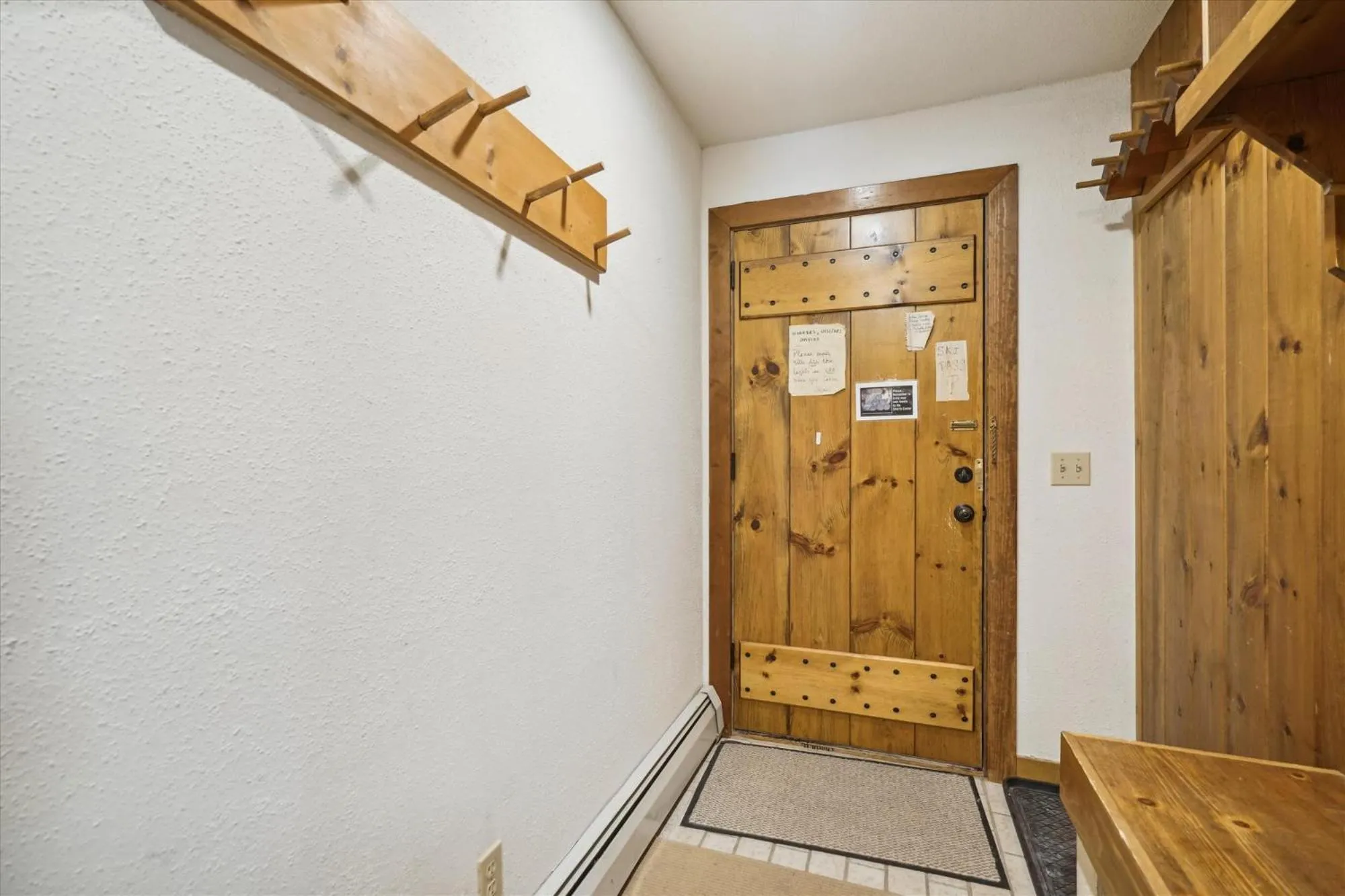 Facade/entrance in Ski on ski off, conveniently located, 2 bedroom condo with beautiful views, access to indoor pool Sunrise B3