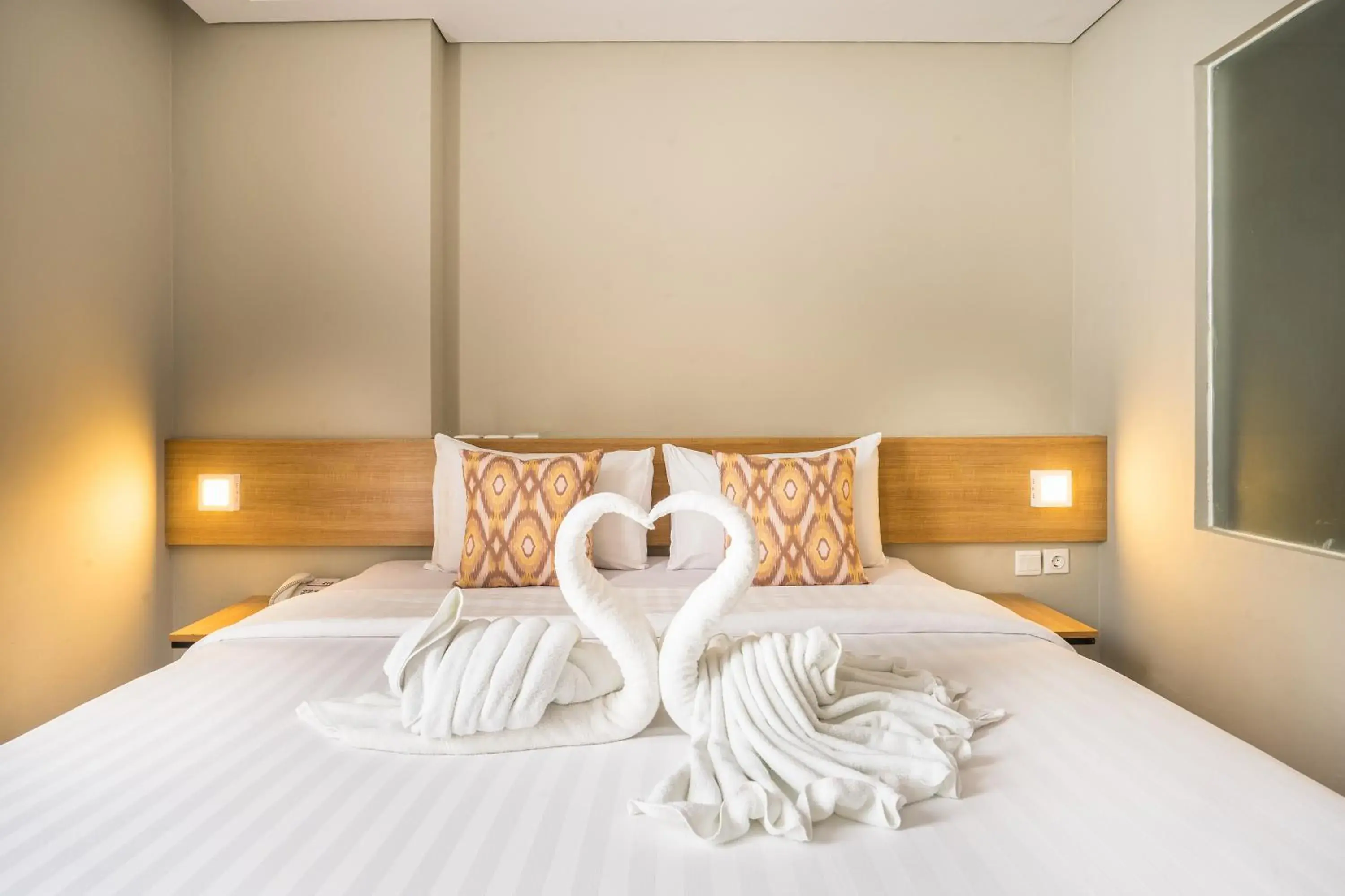 Bedroom, Bed in Maple Hotel Grogol Bedroom, Bed in Maple Hotel Grogol