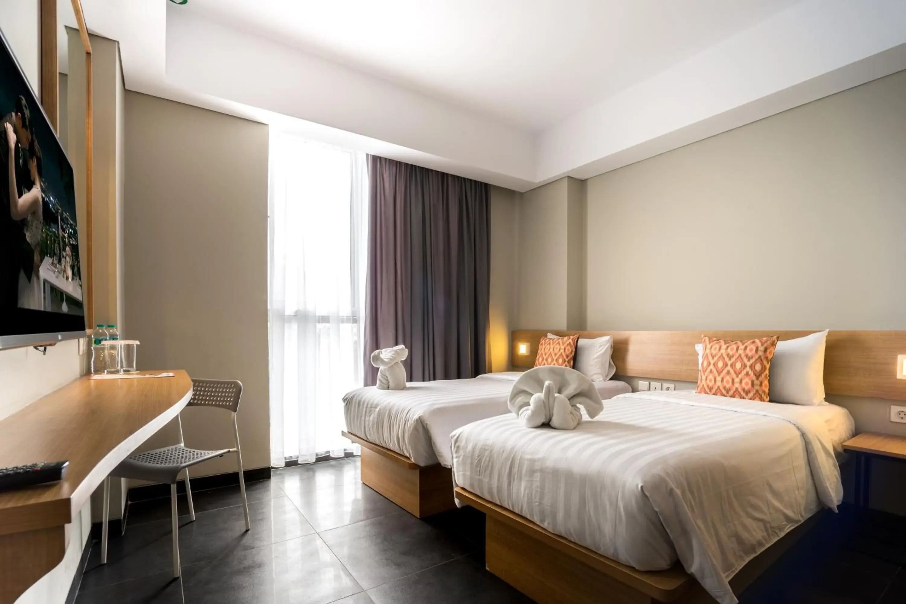 Superior Double or Twin Room in Maple Hotel Grogol Superior Double or Twin Room in Maple Hotel Grogol